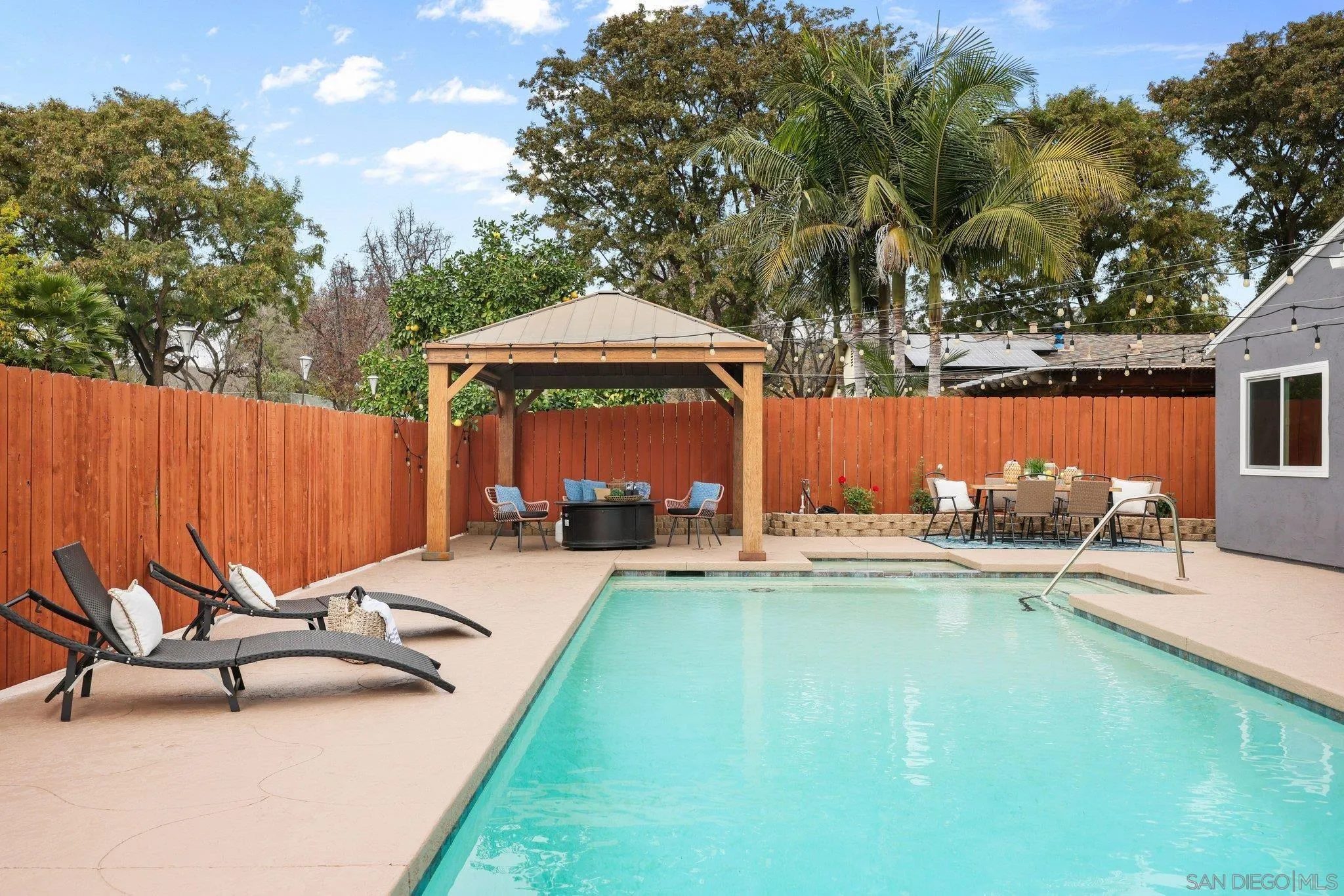 https://cdn.realtyfeed.com/cdn/127/260001833/1f2243da86a9774c404e86e8592f039f.webp