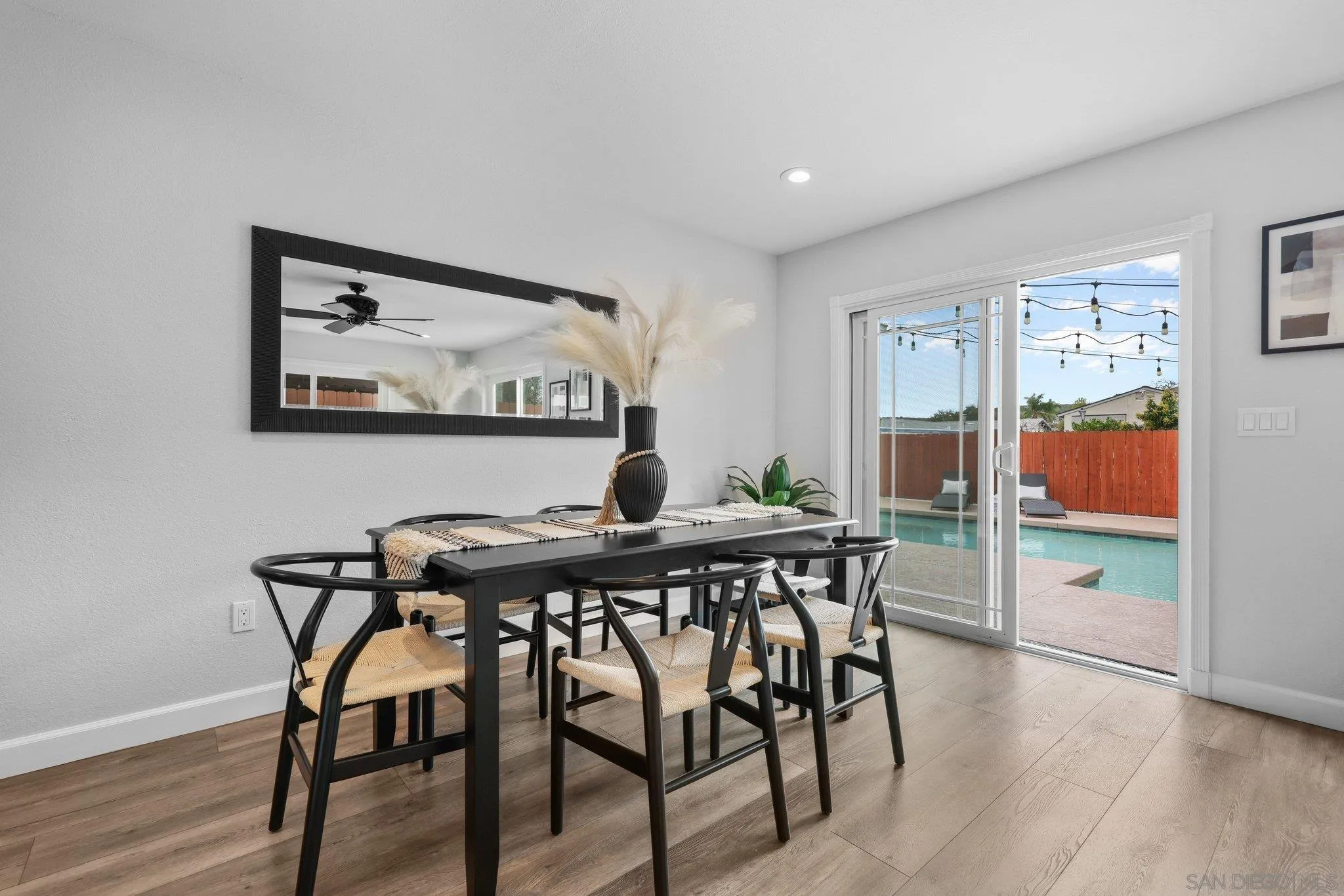 https://cdn.realtyfeed.com/cdn/127/260001833/512729cf76567663be238c091bc88203.webp