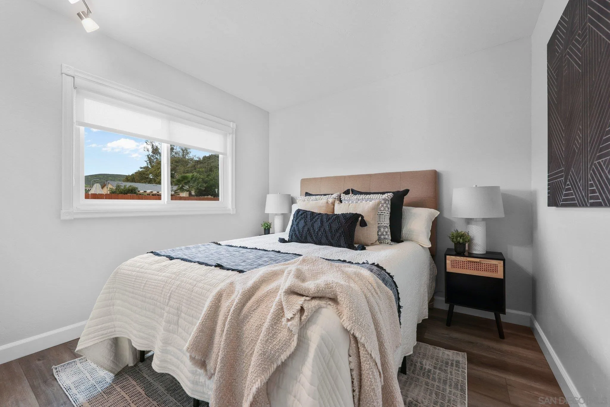 https://cdn.realtyfeed.com/cdn/127/260001833/6fd72c8f3088624aad6c421cf31f9c65.webp