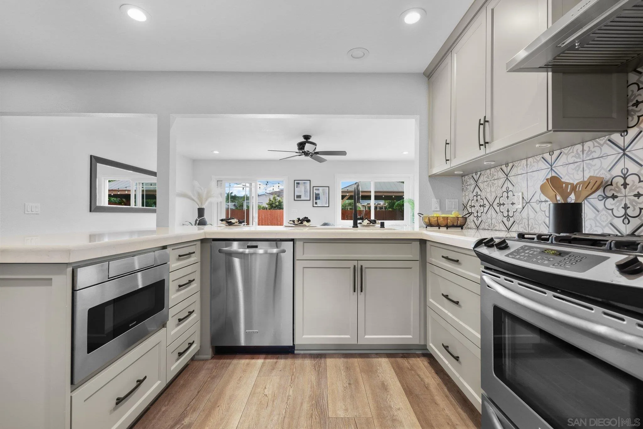 https://cdn.realtyfeed.com/cdn/127/260001833/75878632bcd3d66a66a121a4ce7867c3.webp