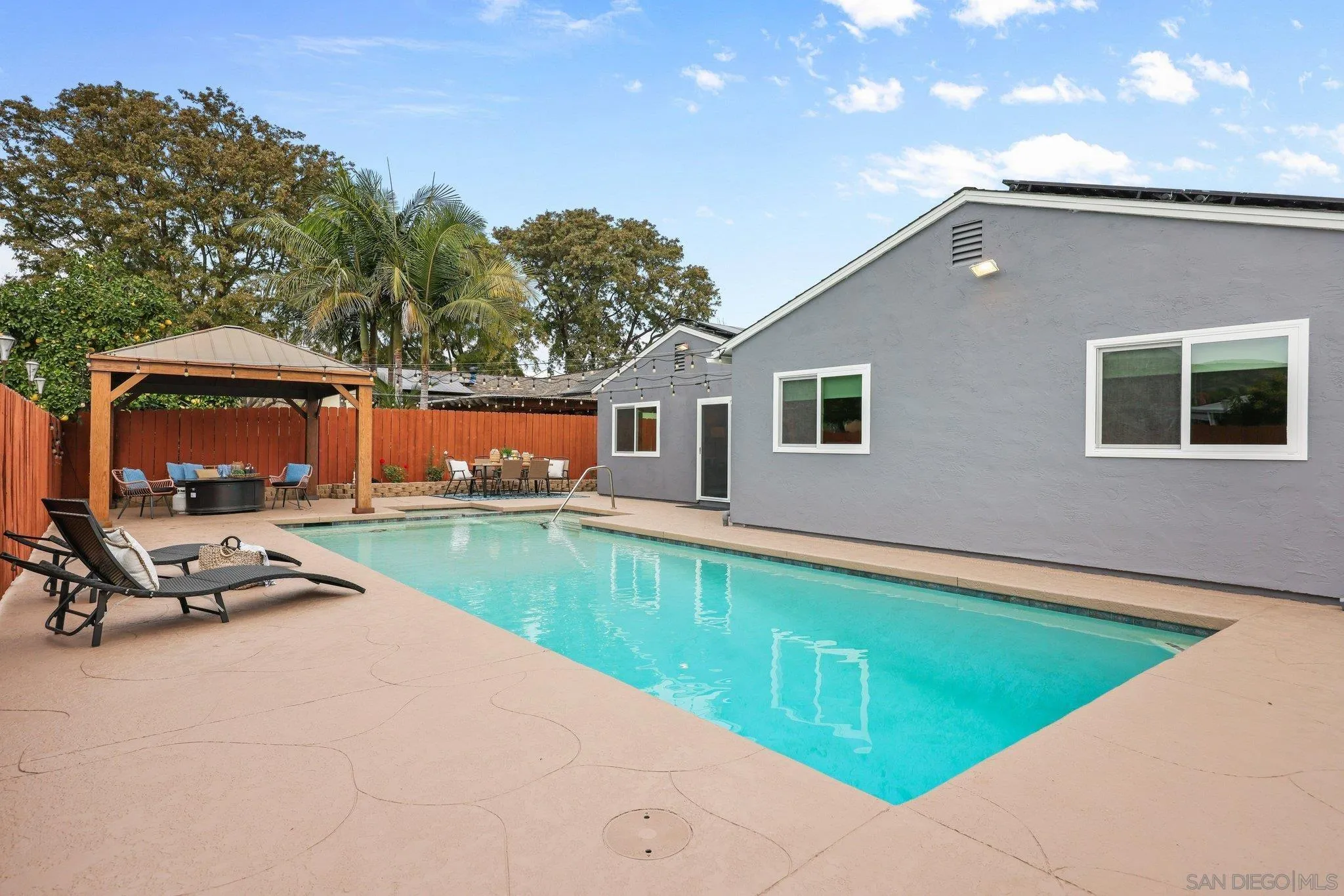 https://cdn.realtyfeed.com/cdn/127/260001833/85188432c6bd31c23e40496ea00c9153.webp