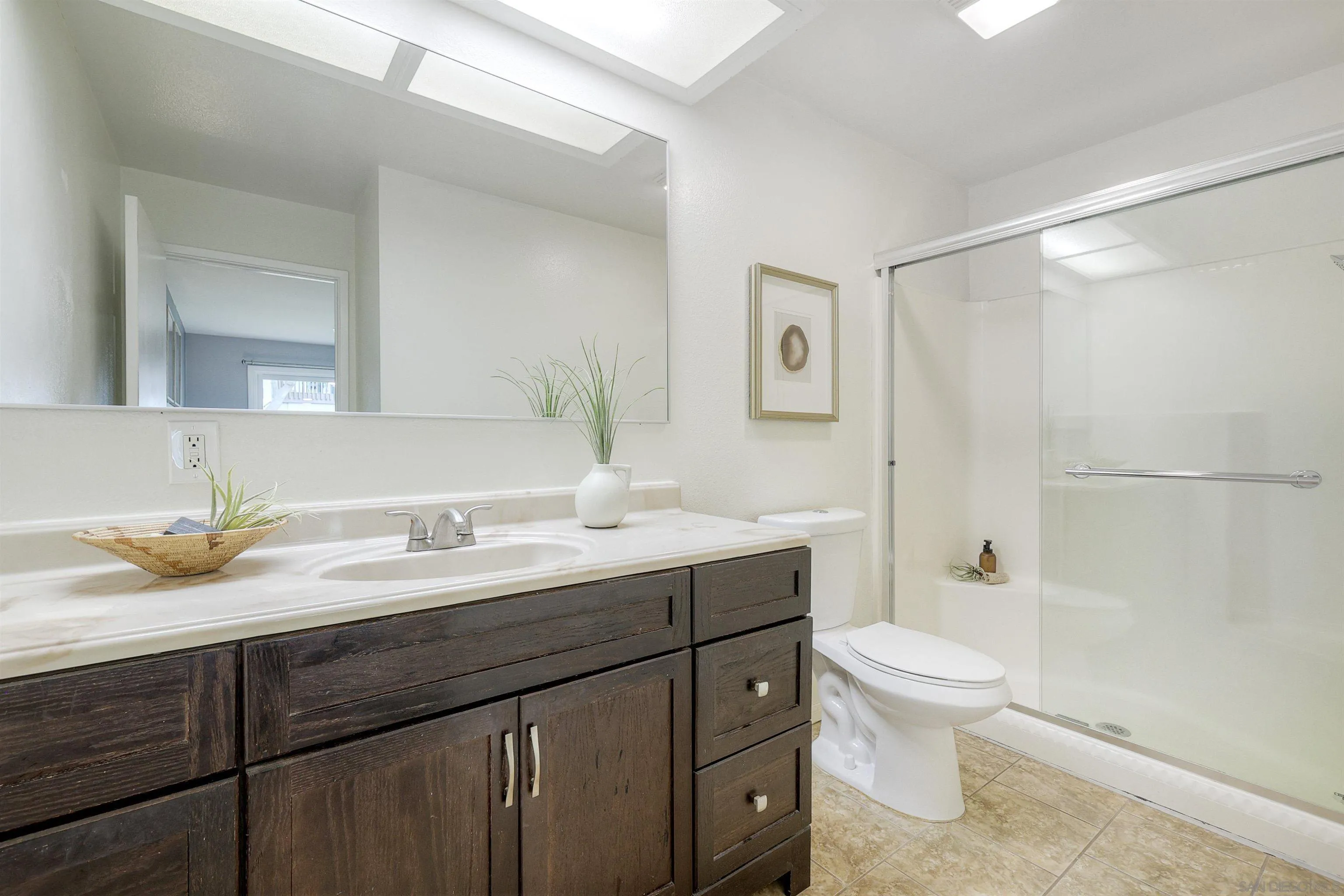 https://cdn.realtyfeed.com/cdn/127/260001836/e76c4ccb31a0bd62402a9e3b11fa6d9a.webp