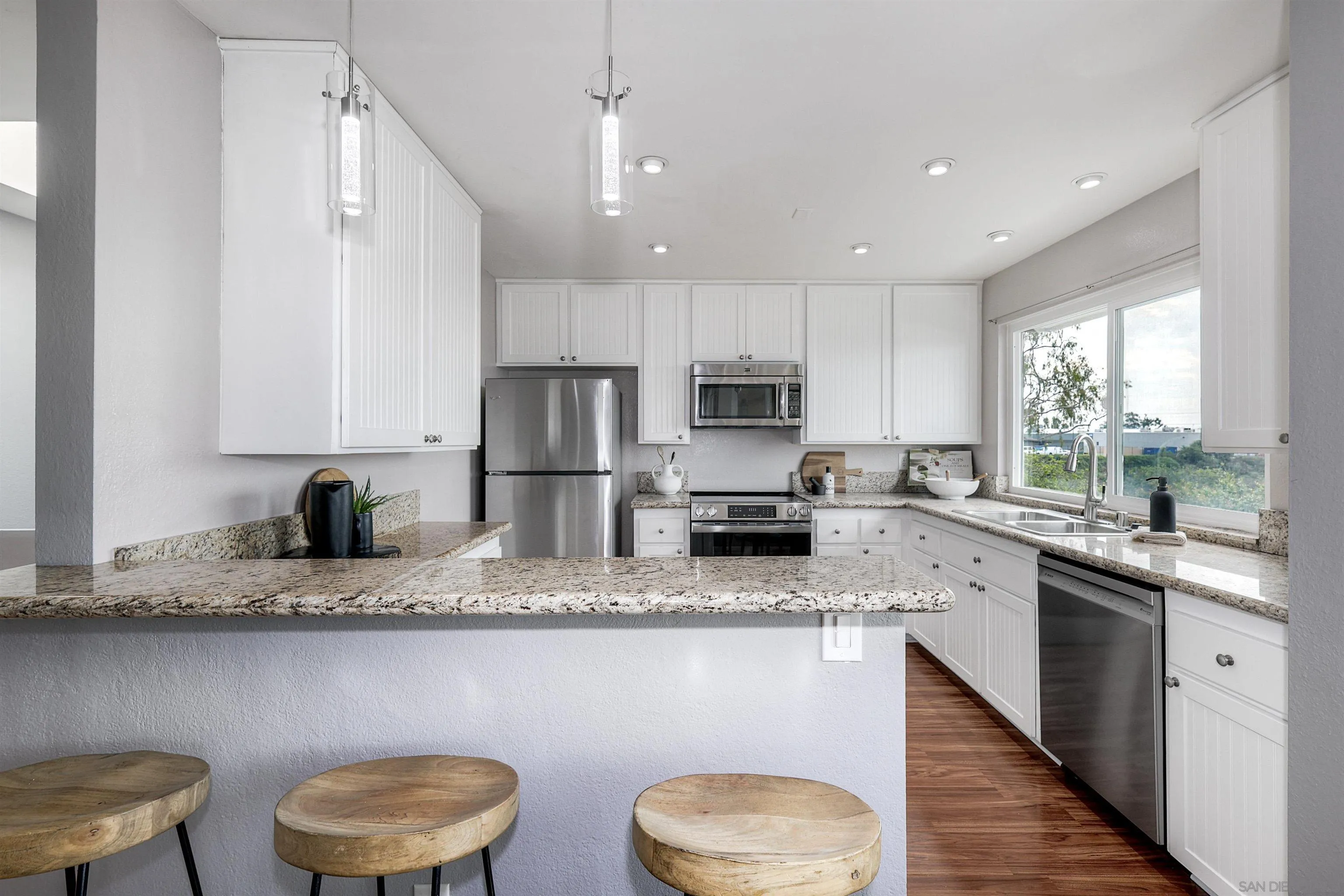 https://cdn.realtyfeed.com/cdn/127/260001836/f8bbd6a068605ef3fc5246949b612395.webp