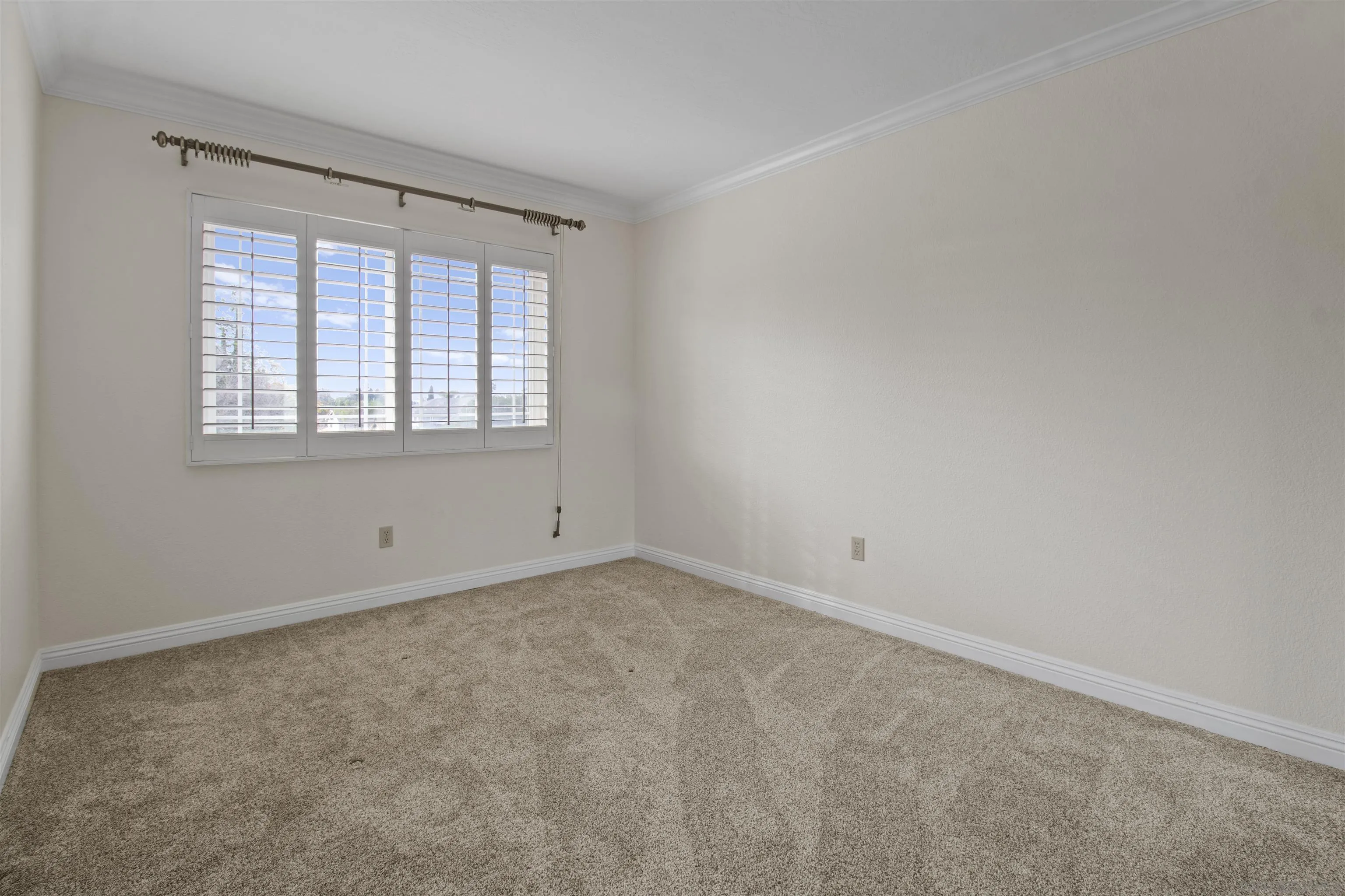 https://cdn.realtyfeed.com/cdn/127/260001838/185463a03663e1ed58afb12d68719f6e.webp