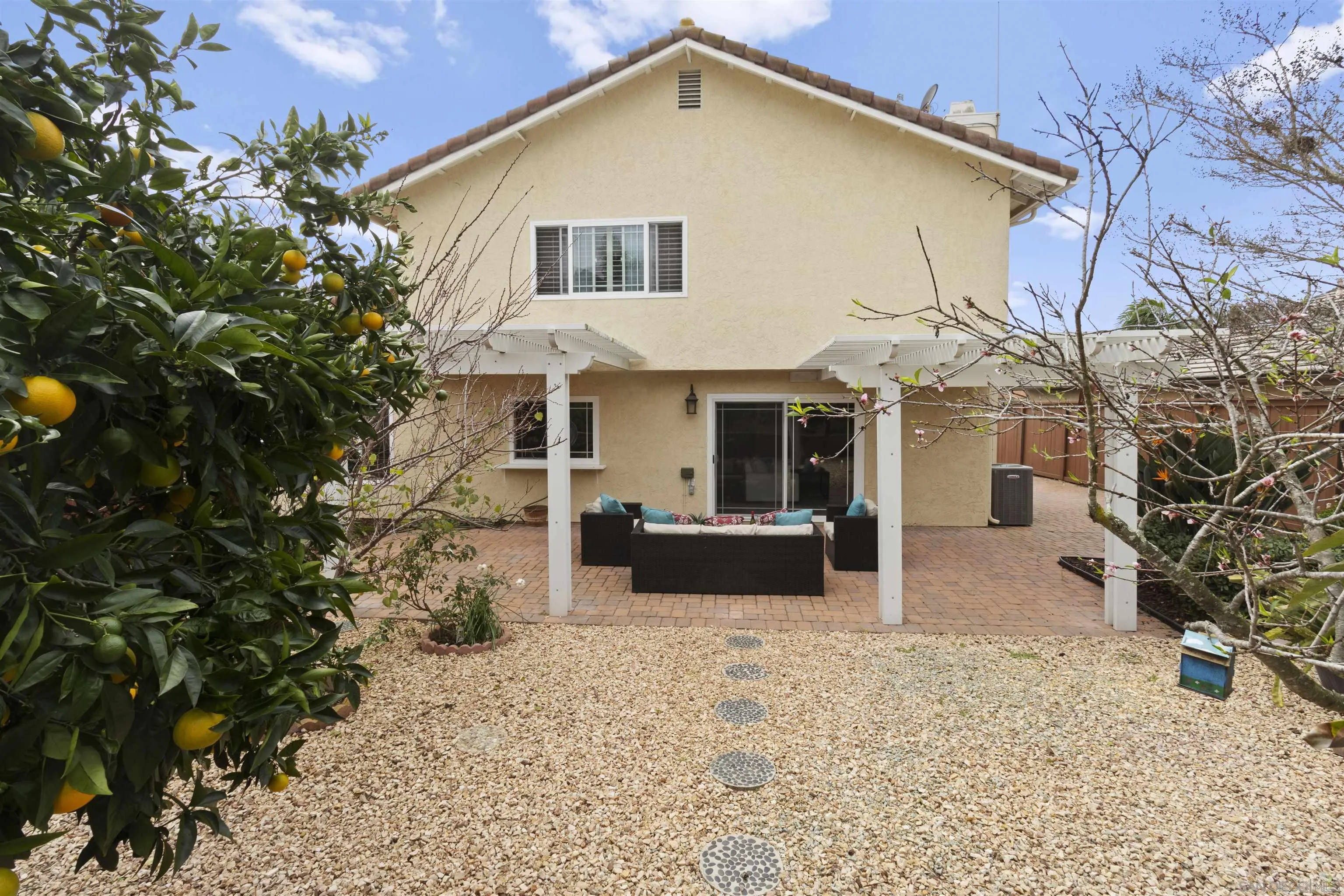 https://cdn.realtyfeed.com/cdn/127/260001838/2ae46834f1399955a4c9153a0a40ca33.webp