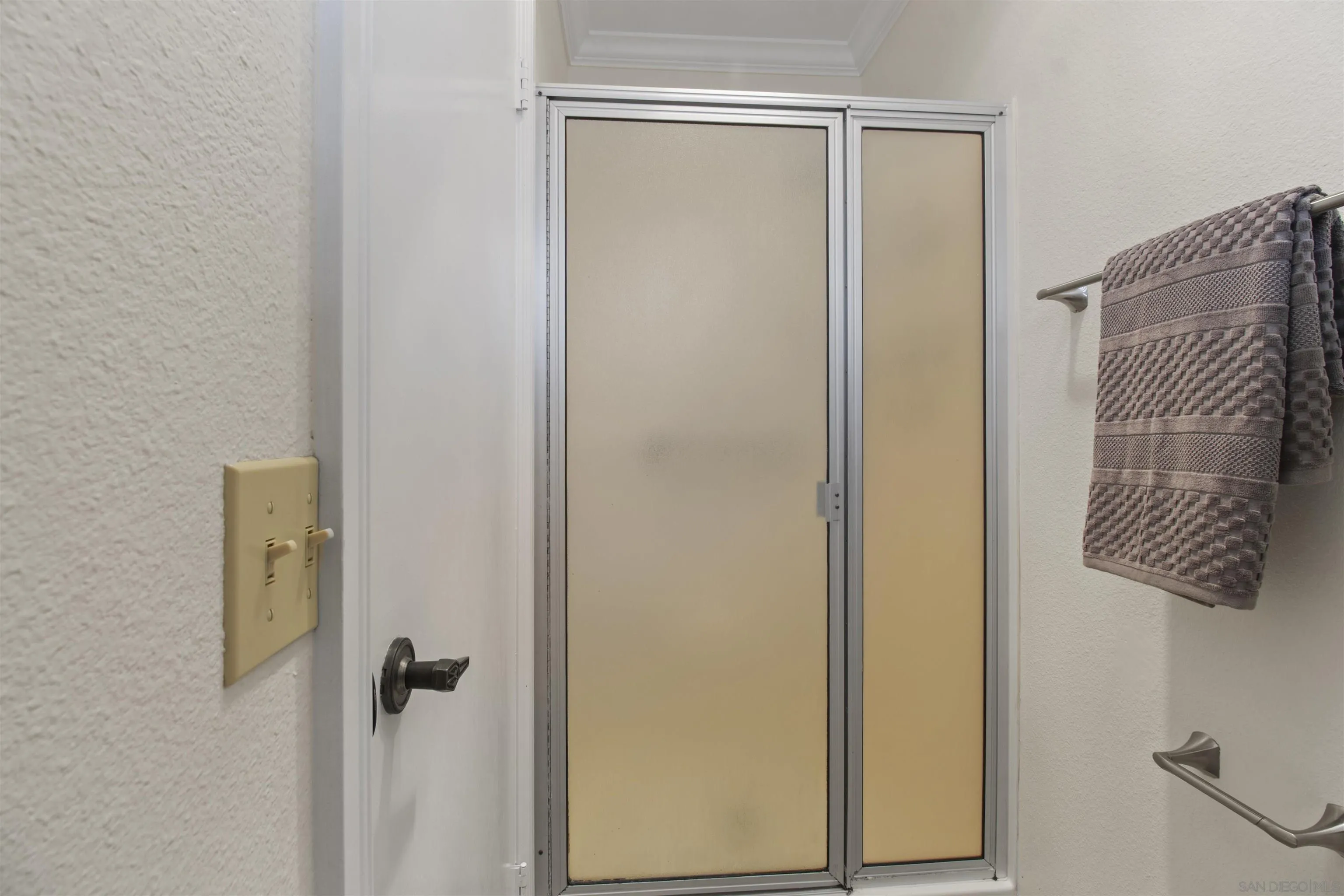 https://cdn.realtyfeed.com/cdn/127/260001838/2b9f844a8615c482a1f0a04b89f6adae.webp