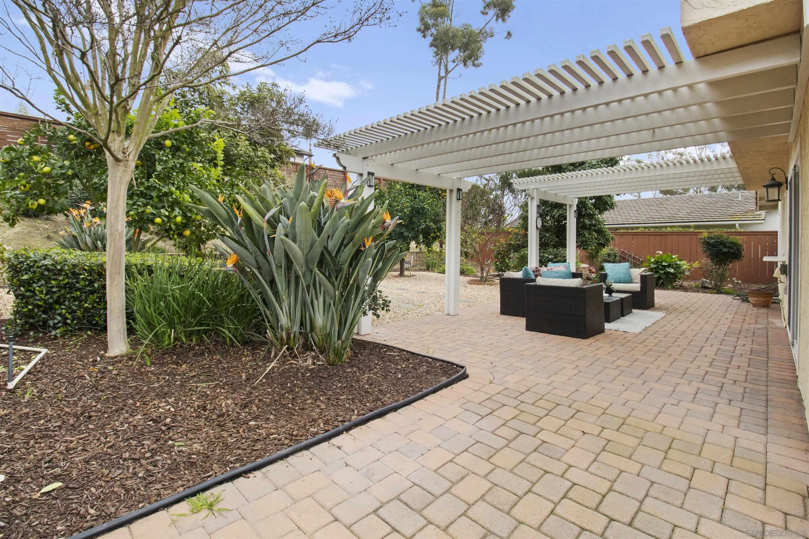 https://cdn.realtyfeed.com/cdn/127/260001838/556af24458e3a42361db68d82affd782.webp