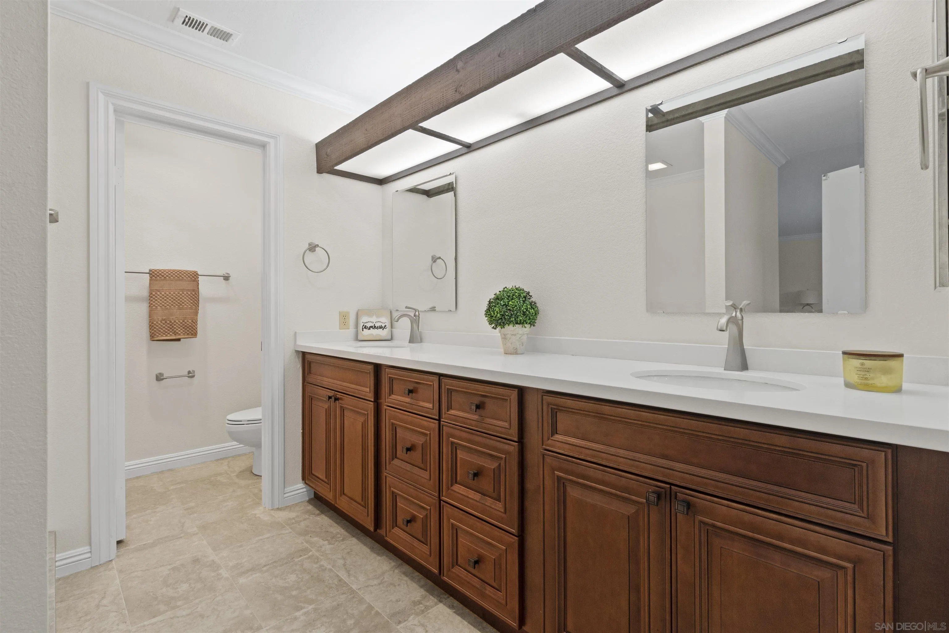 https://cdn.realtyfeed.com/cdn/127/260001838/8b7b6b53e825ee304a2ca911ea1677d1.webp
