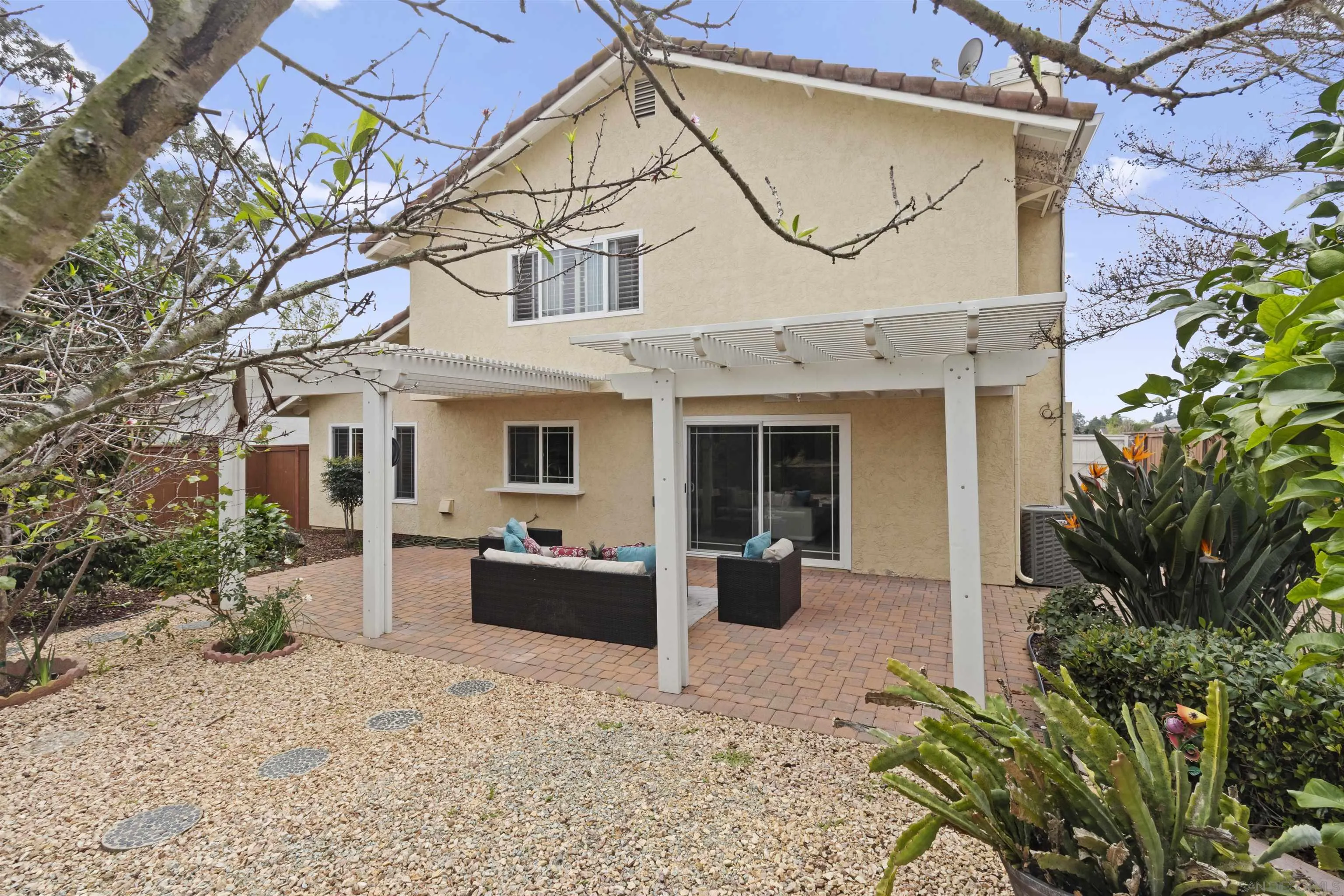 https://cdn.realtyfeed.com/cdn/127/260001838/ad387e89bba5baccd07e29c9e1816f99.webp
