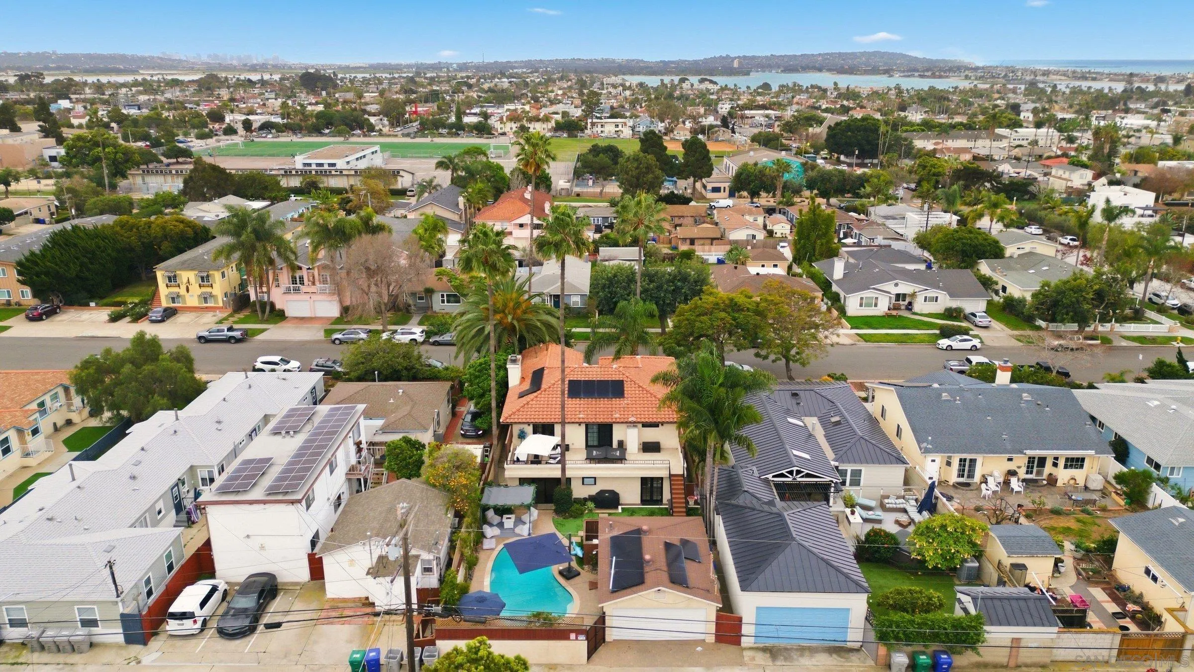 https://cdn.realtyfeed.com/cdn/127/260001842/44715a68479fc715f2ed136b92340e1f.webp