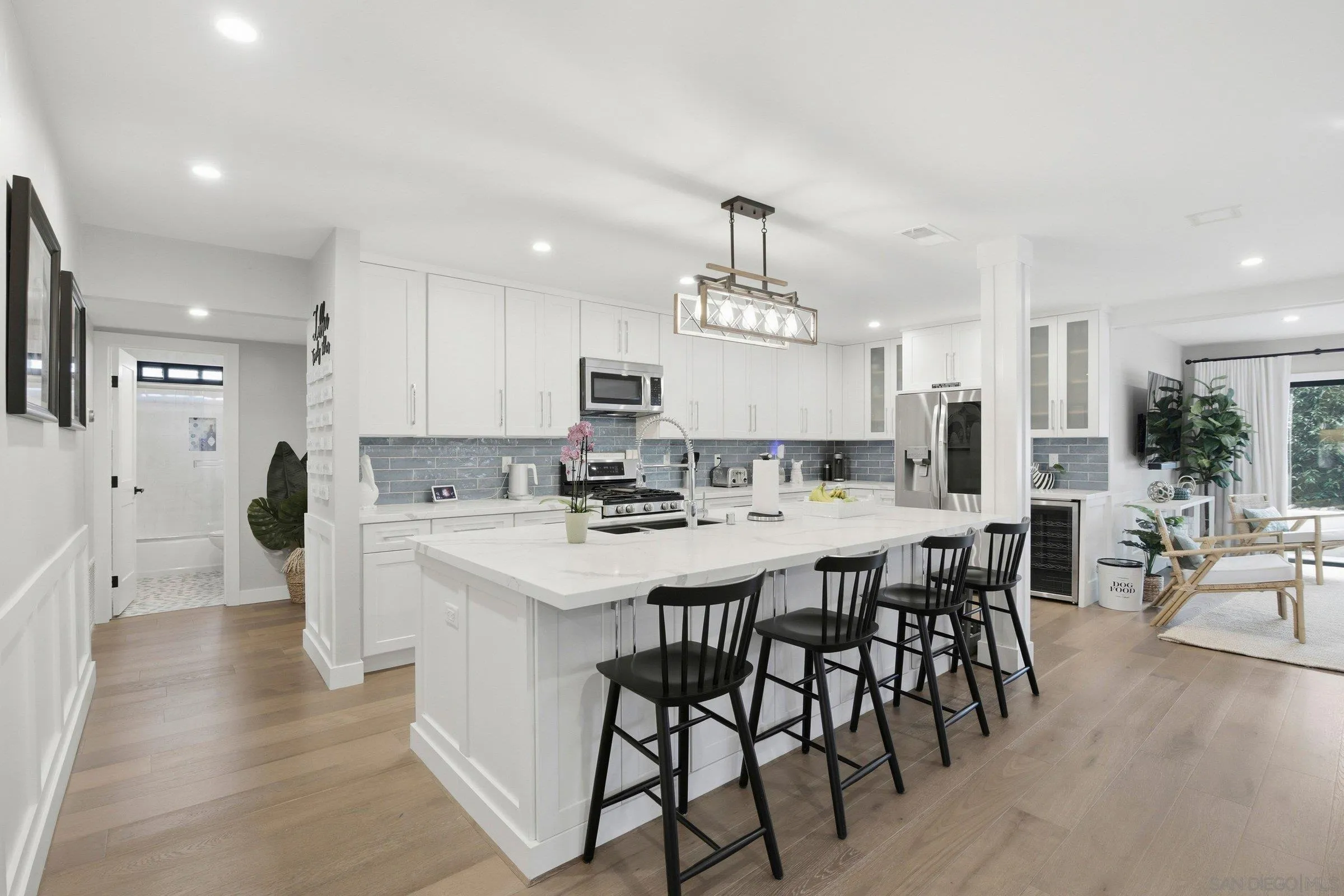 https://cdn.realtyfeed.com/cdn/127/260001842/c1e31777b6daeff3eb7a24c2489b35f0.webp
