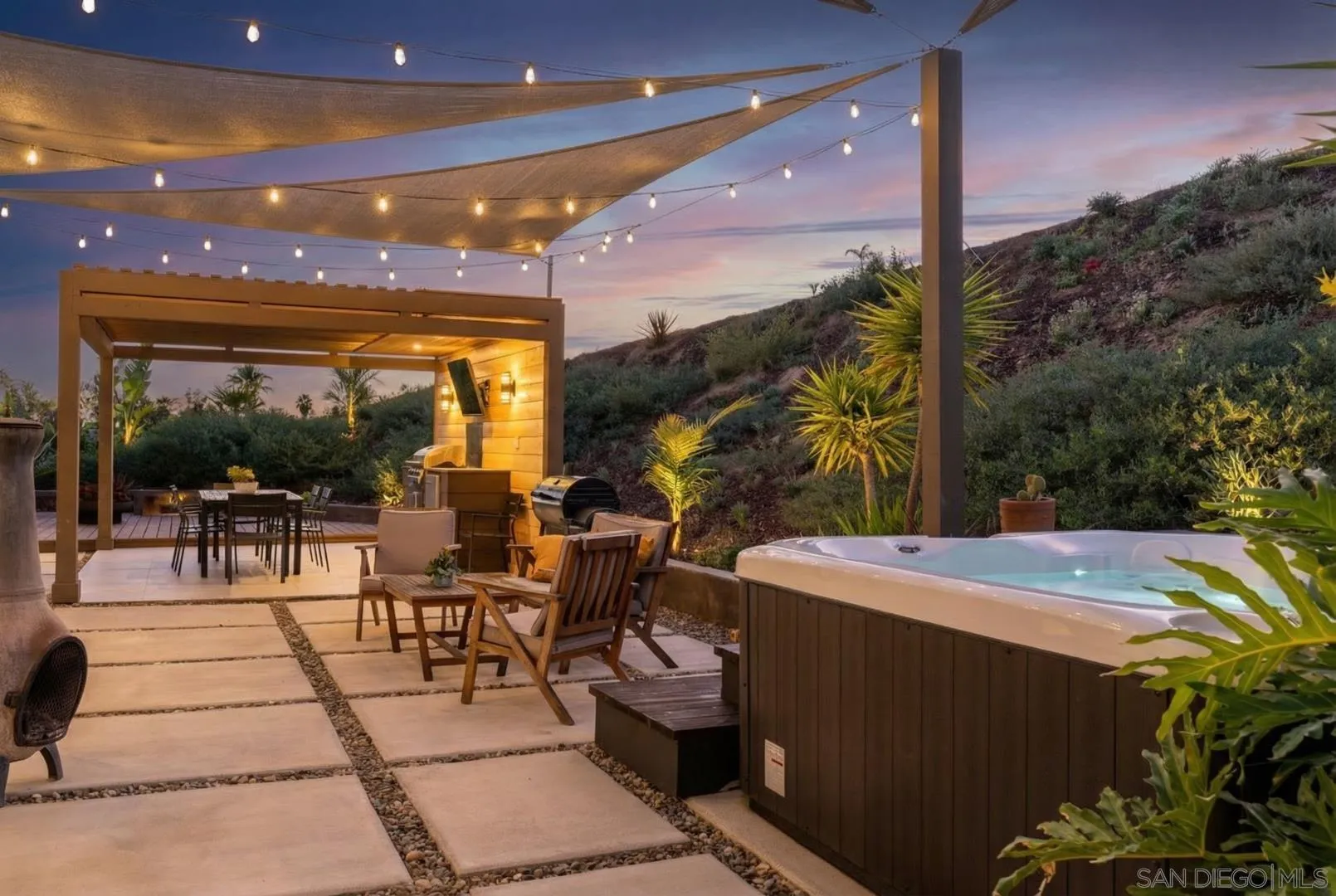 https://cdn.realtyfeed.com/cdn/127/260001843/2d24d6056fee365f030e01146f7d82ff.webp