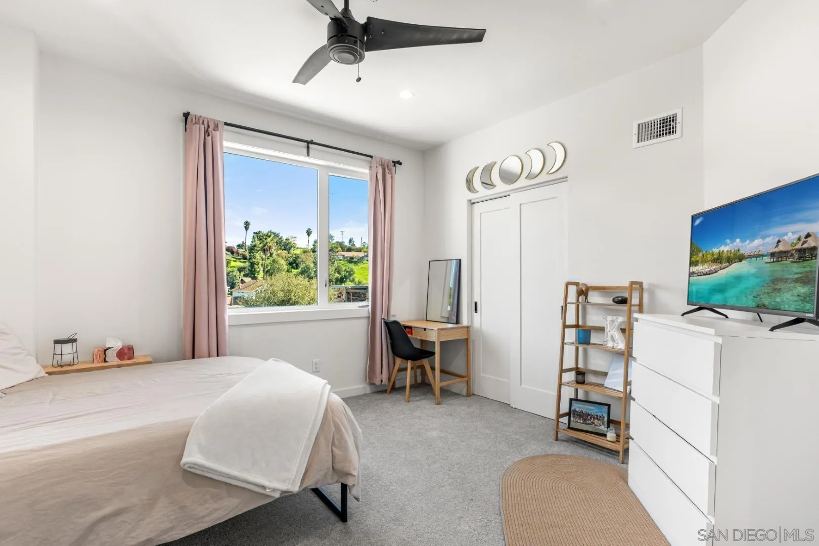 https://cdn.realtyfeed.com/cdn/127/260001843/b638ace0d24af9db366580fd94f5a58b.webp