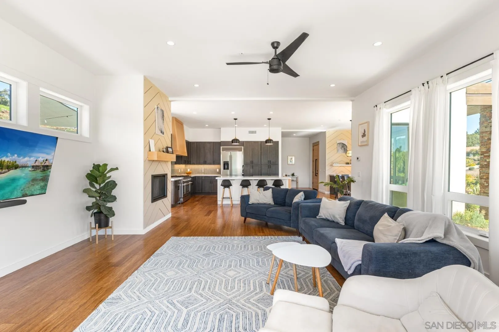https://cdn.realtyfeed.com/cdn/127/260001843/c9950ea30e9046f9b905b93f5497bf1c.webp