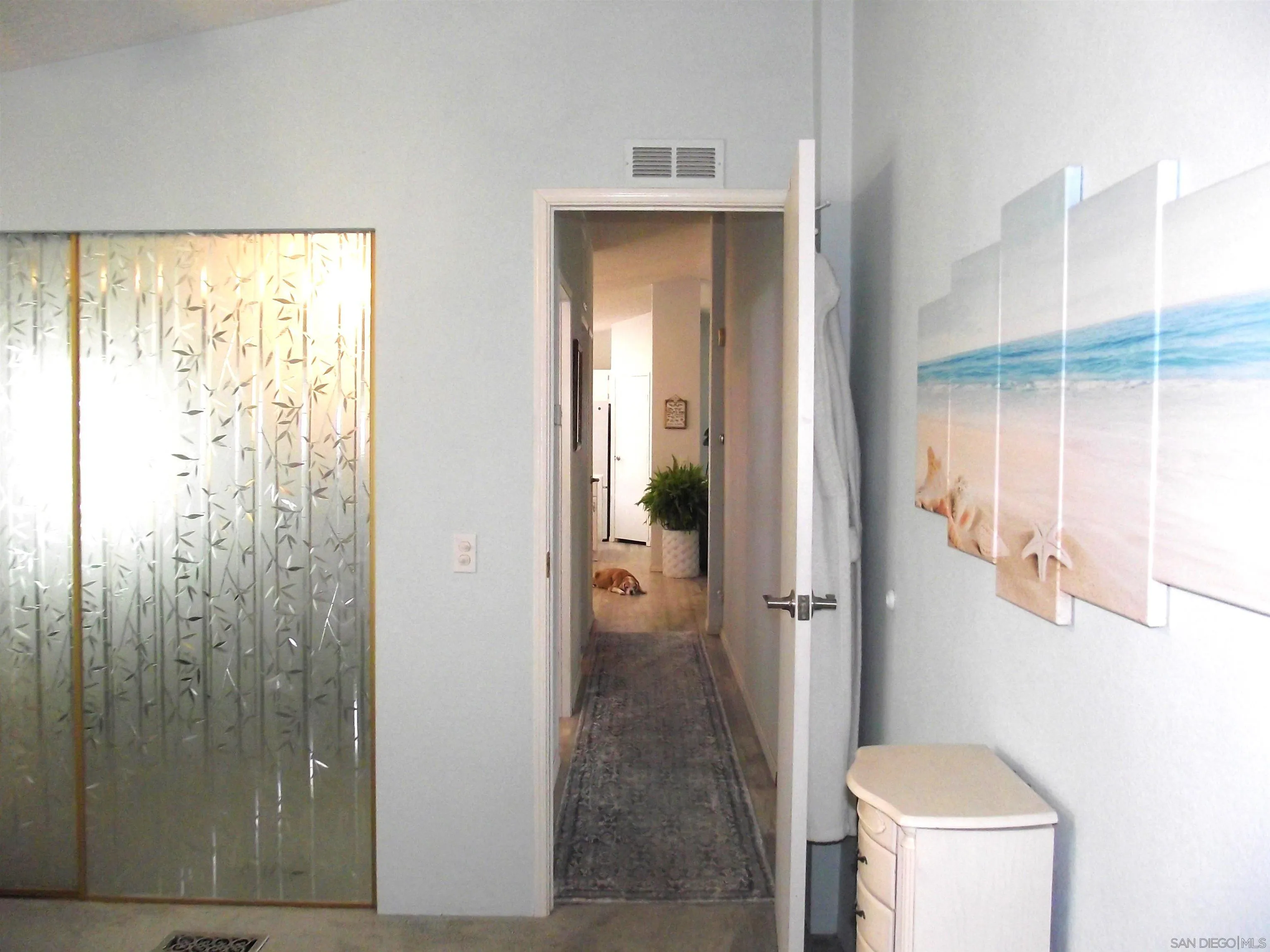https://cdn.realtyfeed.com/cdn/127/260001845/50237259877f5d94bede971c02804949.webp