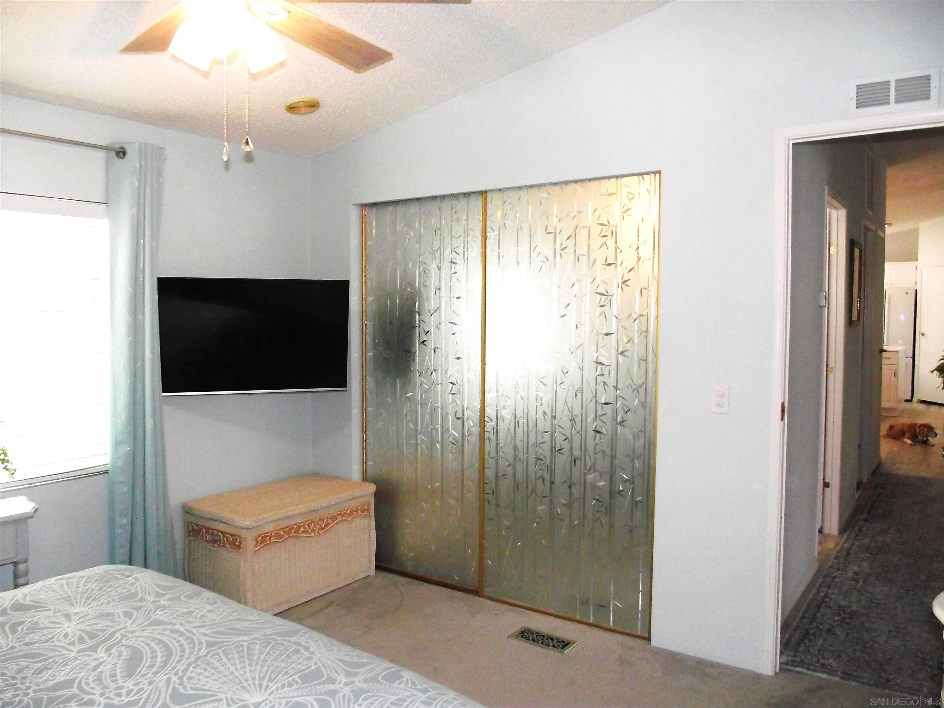 https://cdn.realtyfeed.com/cdn/127/260001845/72ce4a18d11a5b6869c96da26fb2f415.webp