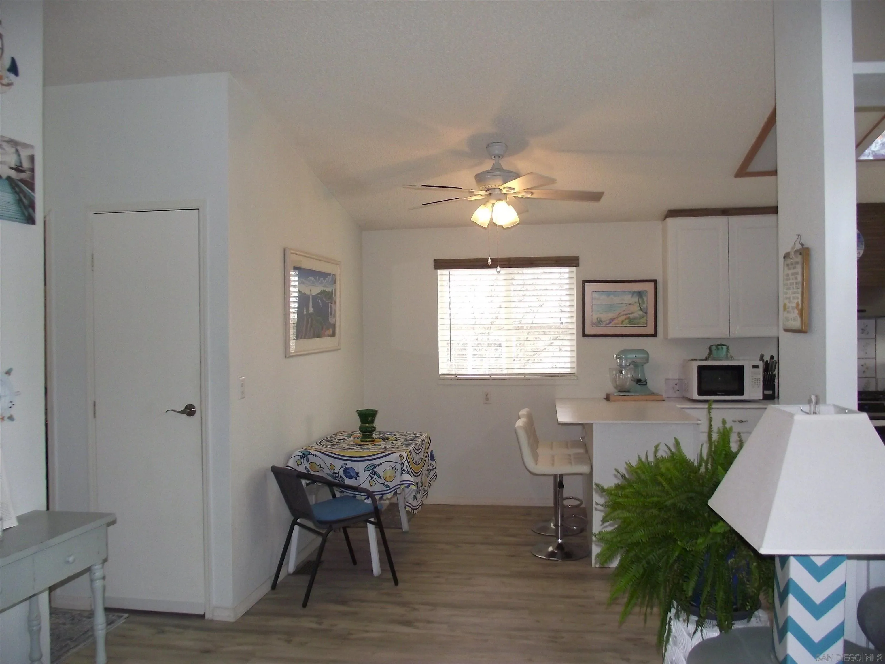 https://cdn.realtyfeed.com/cdn/127/260001845/ee4790c58cc0a31957f8a80b58f2db15.webp