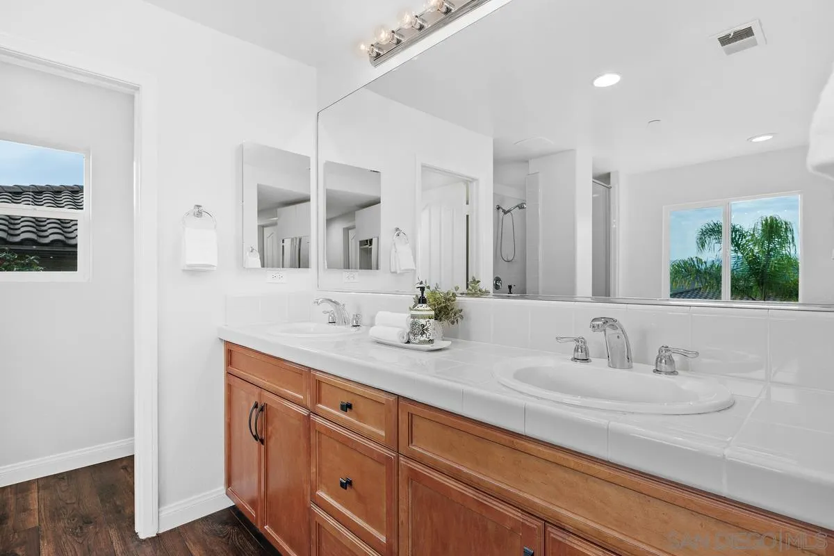 https://cdn.realtyfeed.com/cdn/127/260001850/52cf498e2371ca14f70227b6edfe738b.webp
