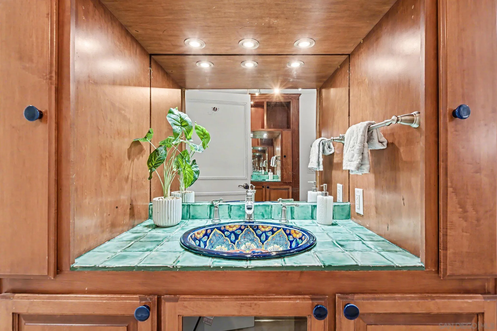 https://cdn.realtyfeed.com/cdn/127/260001851/186b3c15d02f6c9d3e9202800798e675.webp