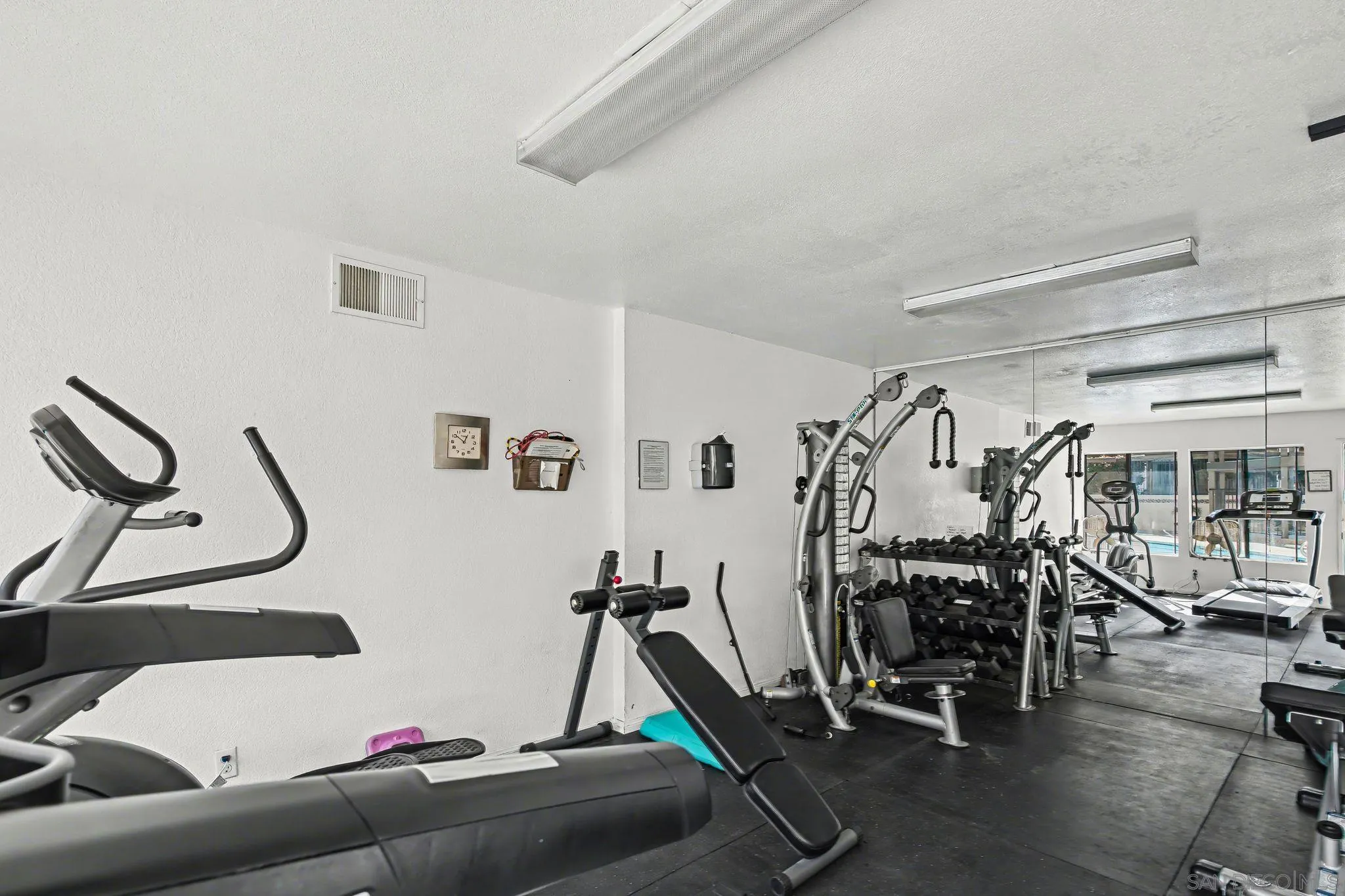 https://cdn.realtyfeed.com/cdn/127/260001851/304c925d87ff16bbb943fdf0296ee57f.webp
