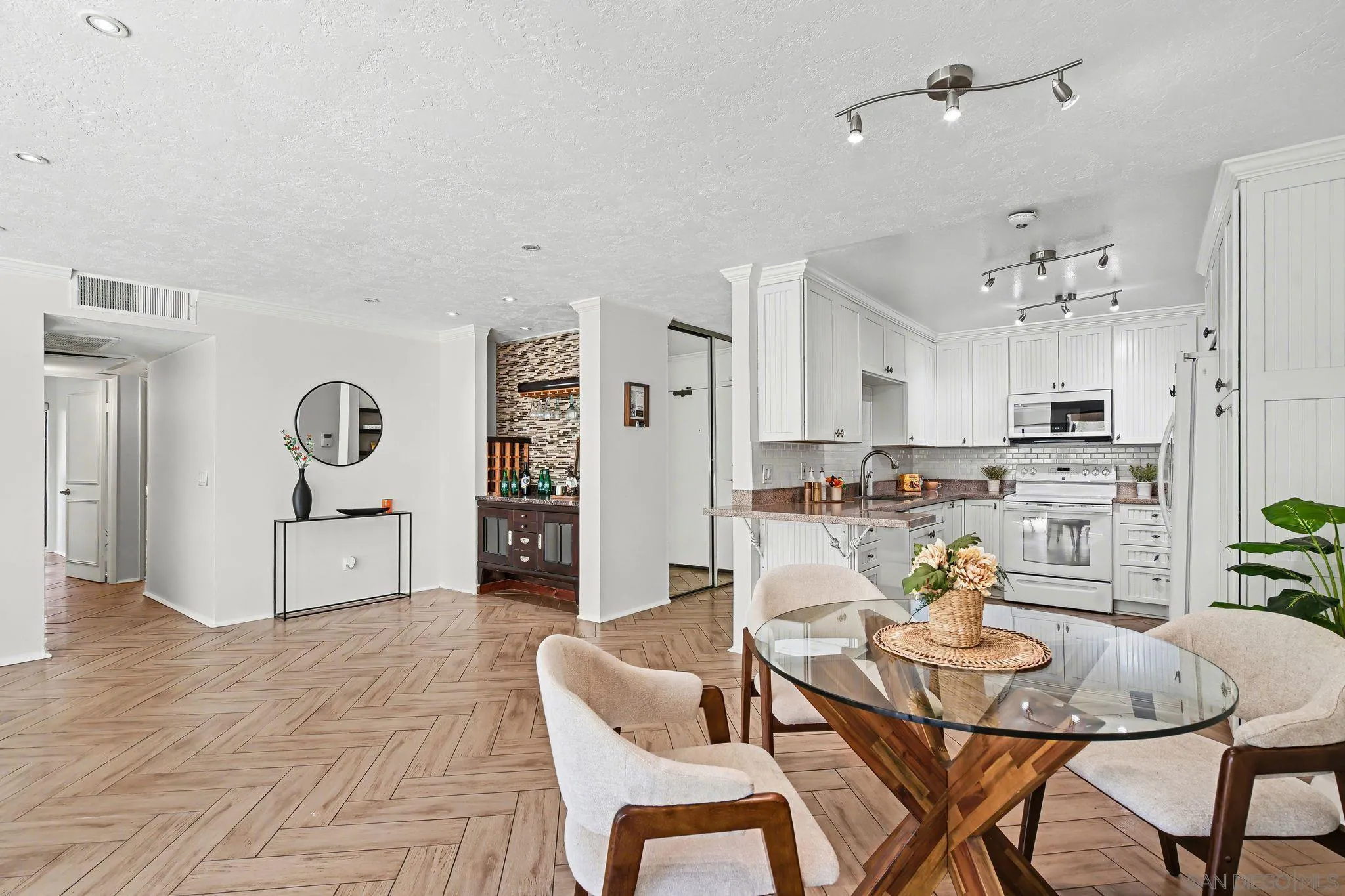 https://cdn.realtyfeed.com/cdn/127/260001851/fa3a5b992f112ded9afd7b01cad07833.webp