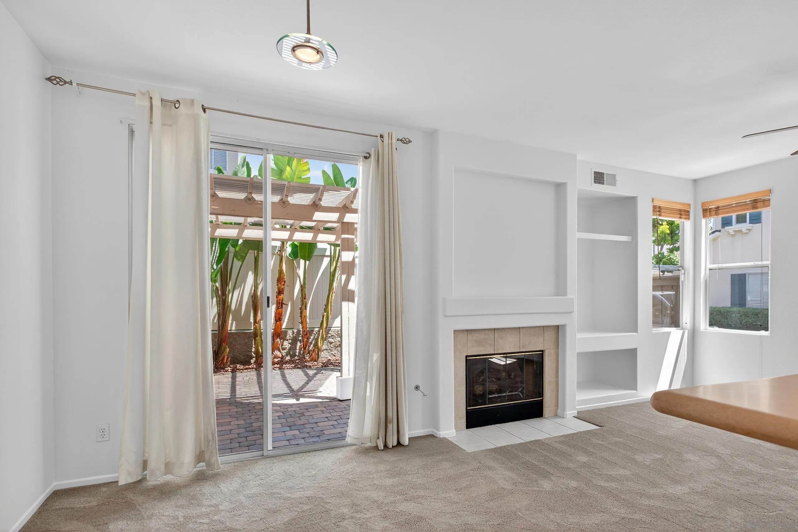 https://cdn.realtyfeed.com/cdn/127/260001855/02581606c672273c3045bd6072ac3be8.webp