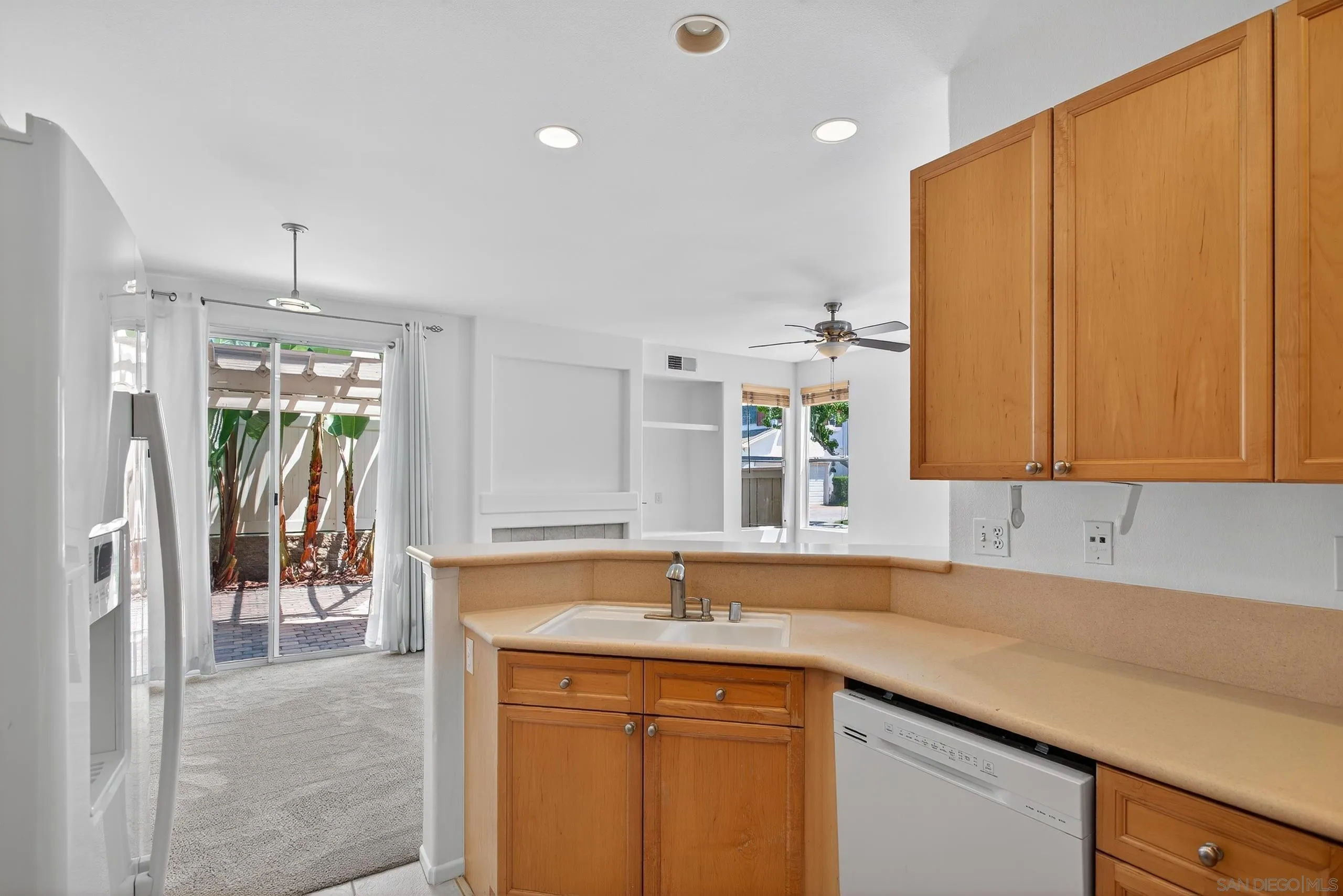 https://cdn.realtyfeed.com/cdn/127/260001855/9ec525db33391d722b1f135862a880e0.webp