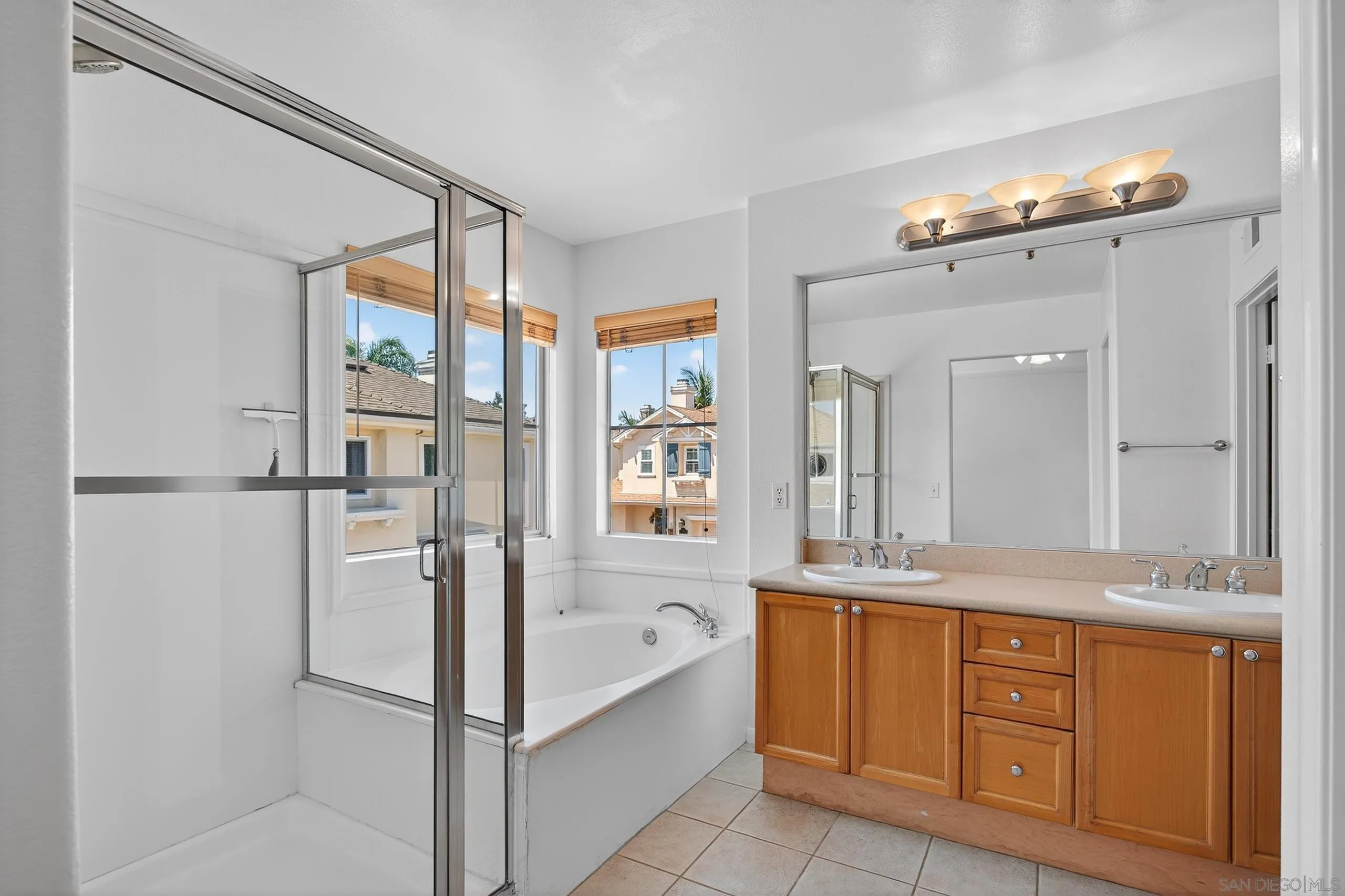 https://cdn.realtyfeed.com/cdn/127/260001855/b25920176805785f3a33bb4546a9a05c.webp