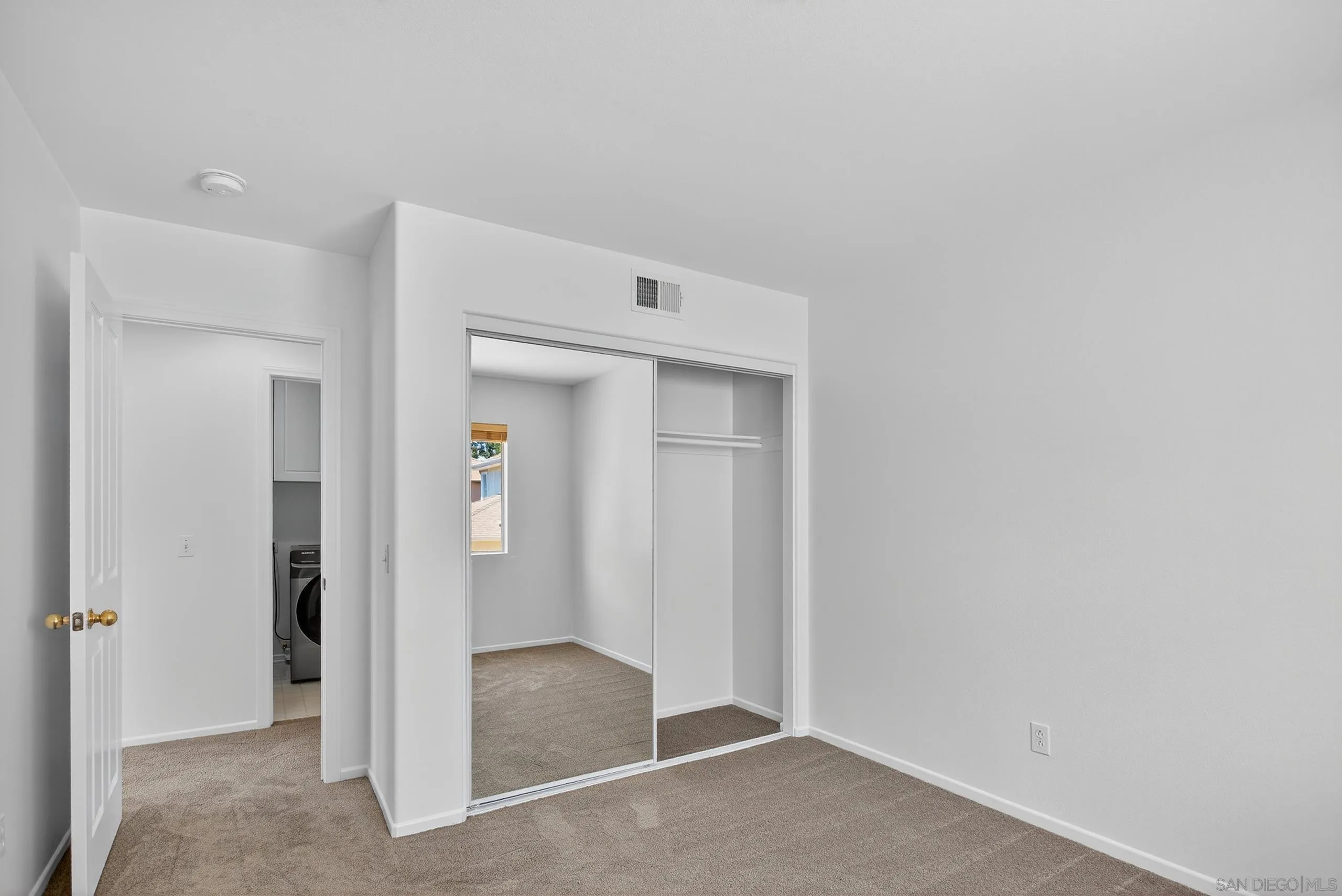 https://cdn.realtyfeed.com/cdn/127/260001855/d4e265068d6303baa17a65592e35054b.webp