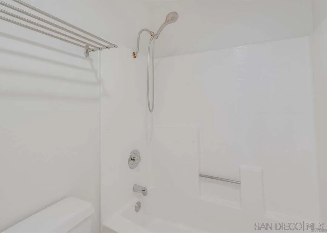Photo #12: 260001858 Listing: Photo #12