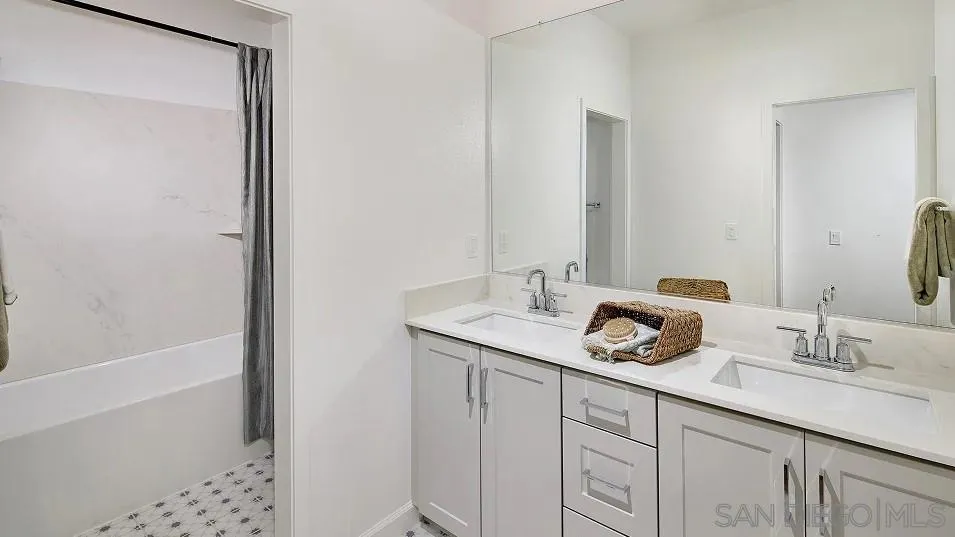 https://cdn.realtyfeed.com/cdn/127/260001863/2fa356d4d851803481cc0d757e74f59a.webp