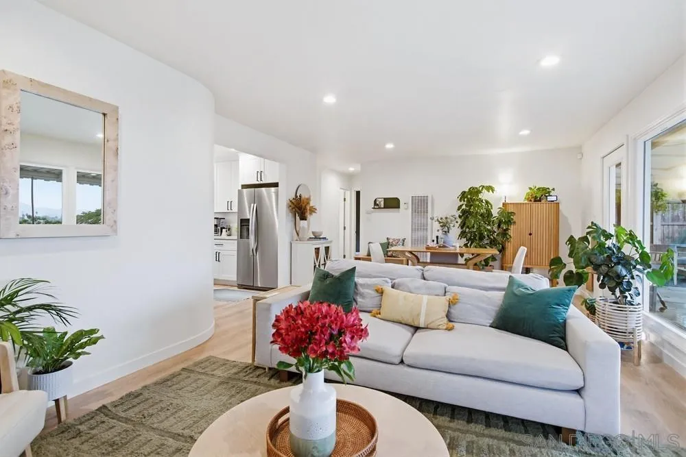 https://cdn.realtyfeed.com/cdn/127/260001866/8a05eab4698131f44a67a51fe360ab2c.webp