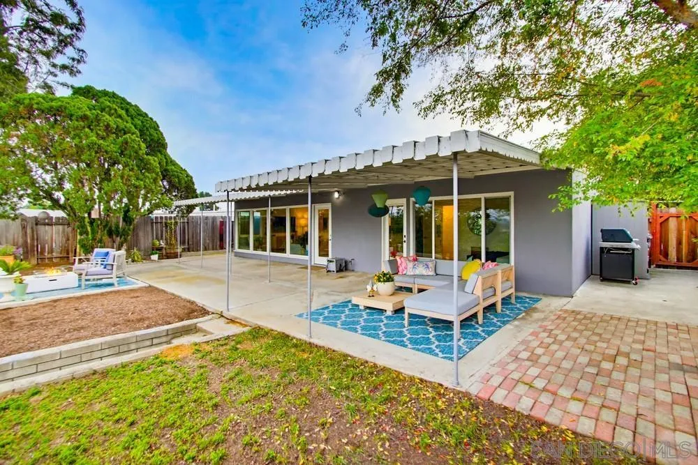https://cdn.realtyfeed.com/cdn/127/260001866/8a2cb709d43847f4b327275af751eaf0.webp