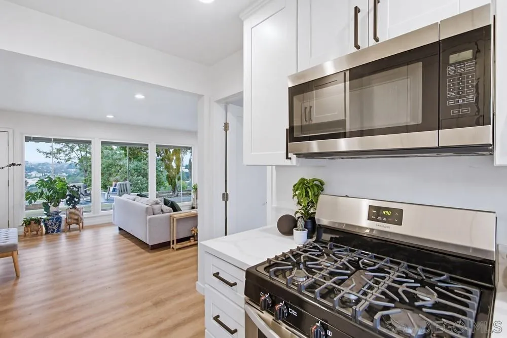 https://cdn.realtyfeed.com/cdn/127/260001866/bb2b857f5b6dac8378111b7753c6805c.webp