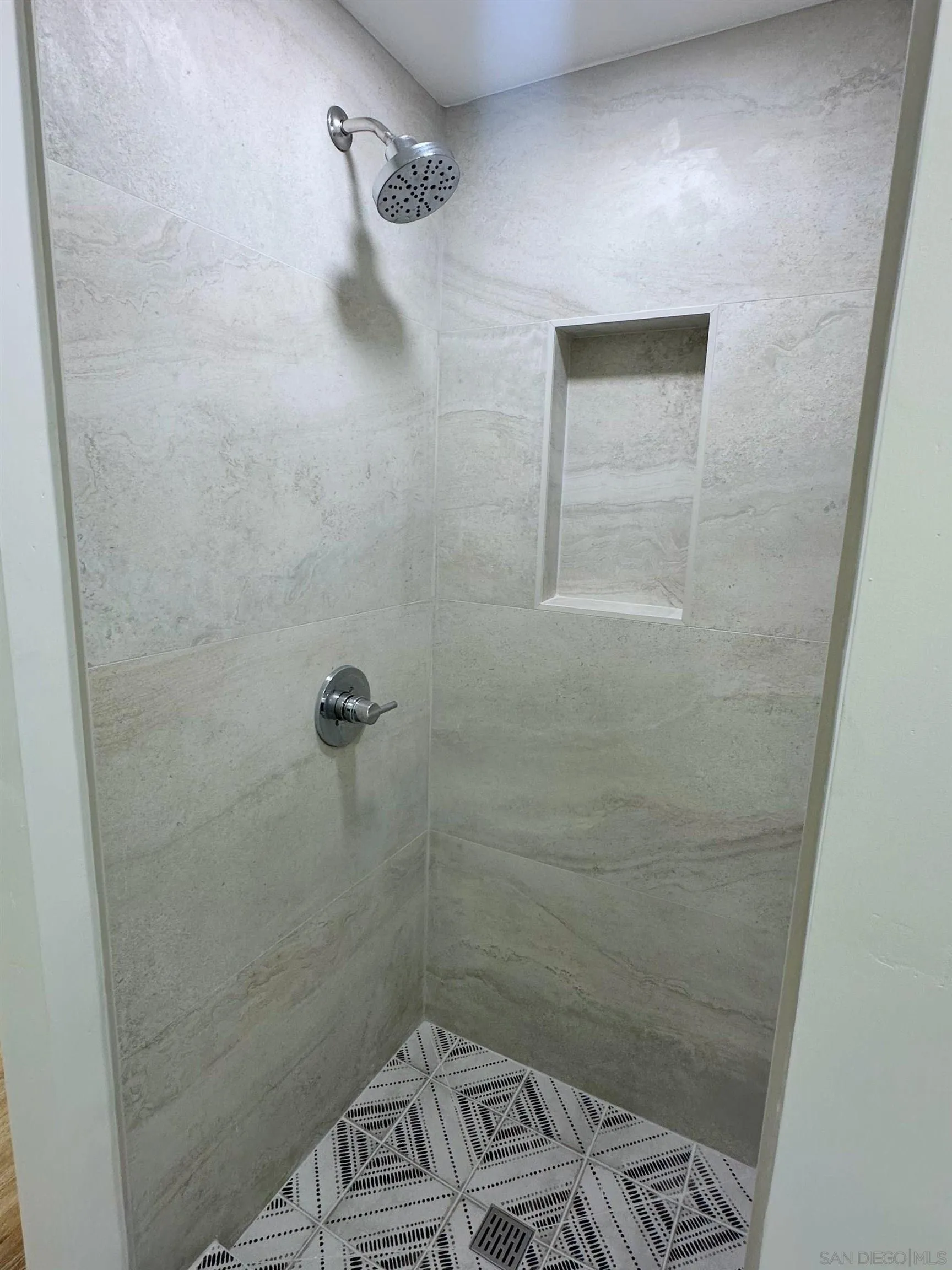 https://cdn.realtyfeed.com/cdn/127/260001869/76a4962883114712e82fd4073f6bb0c6.webp