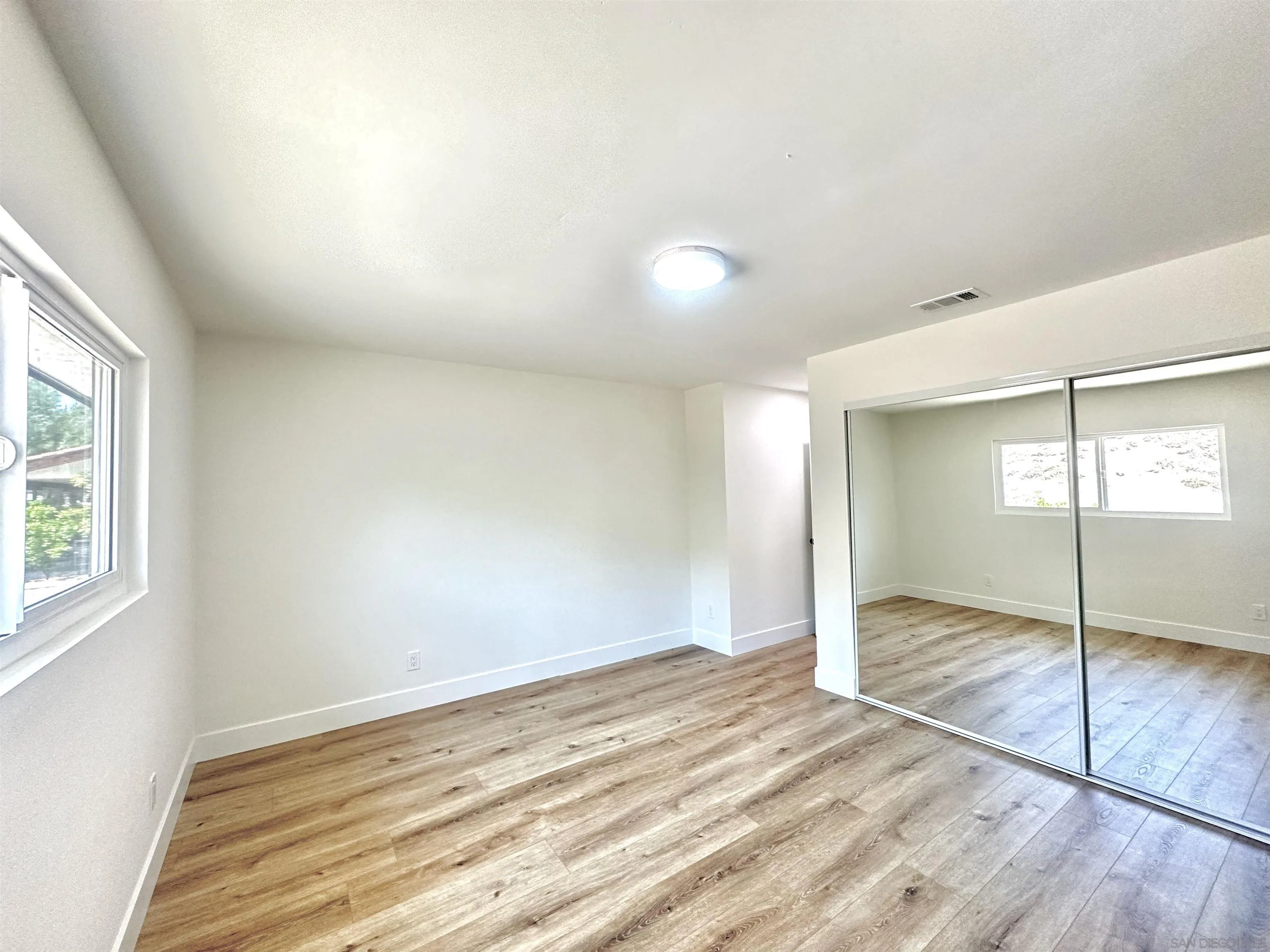 https://cdn.realtyfeed.com/cdn/127/260001869/d43ae226ba33ab89229013a63a55fe44.webp
