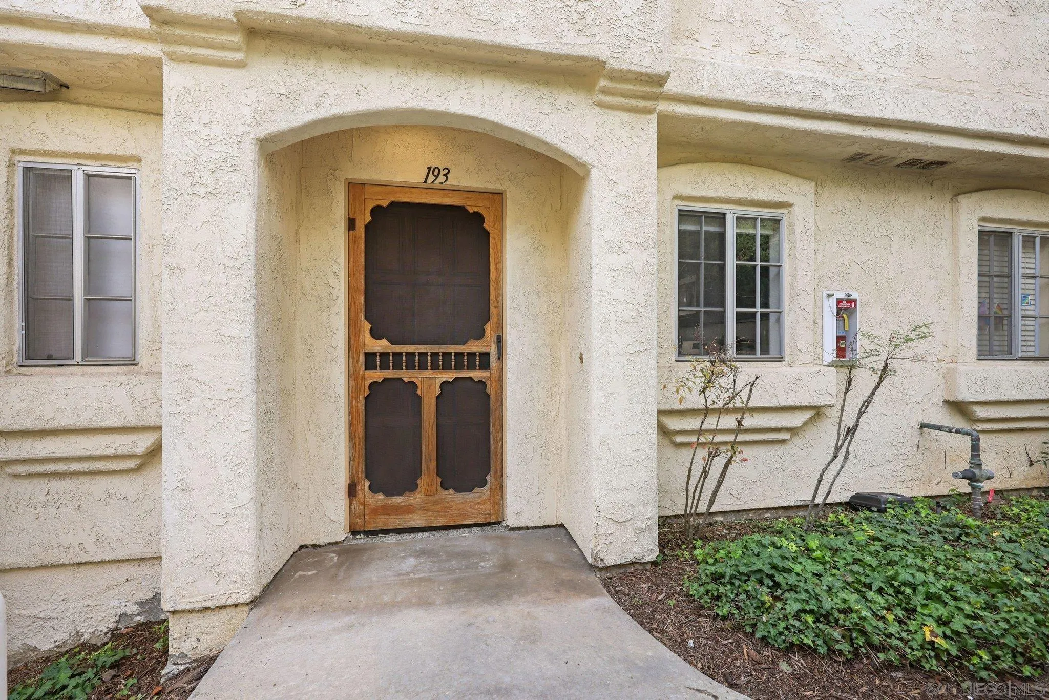https://cdn.realtyfeed.com/cdn/127/260001871/3b1a2beb873188320bc2f6d12af1ddc8.webp