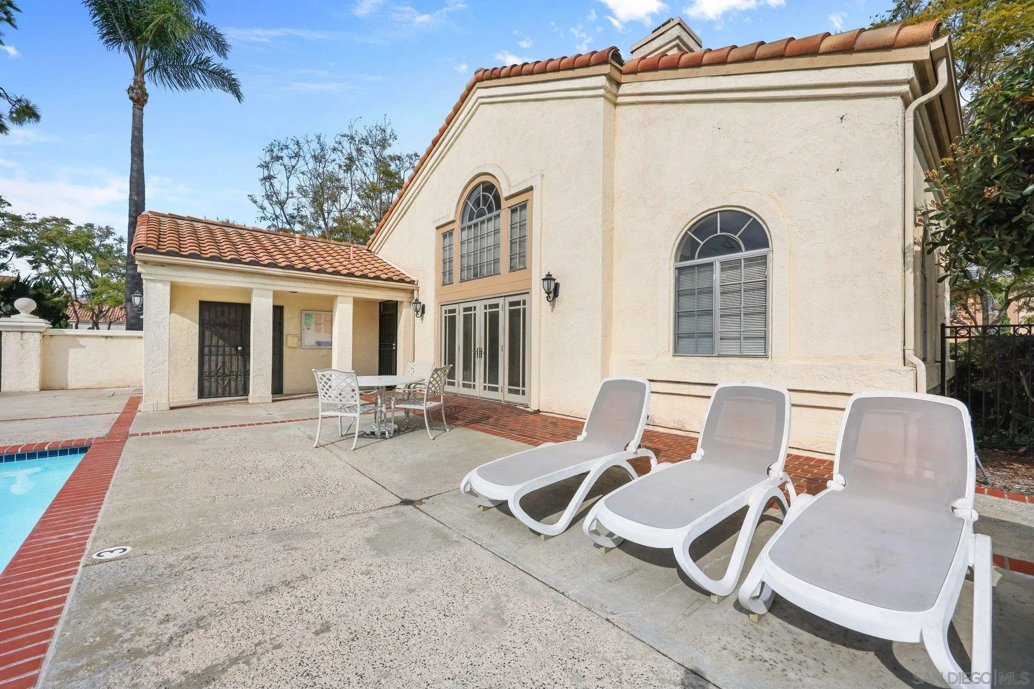 https://cdn.realtyfeed.com/cdn/127/260001871/487da3589f82d622a6379d37ad49fd49.webp