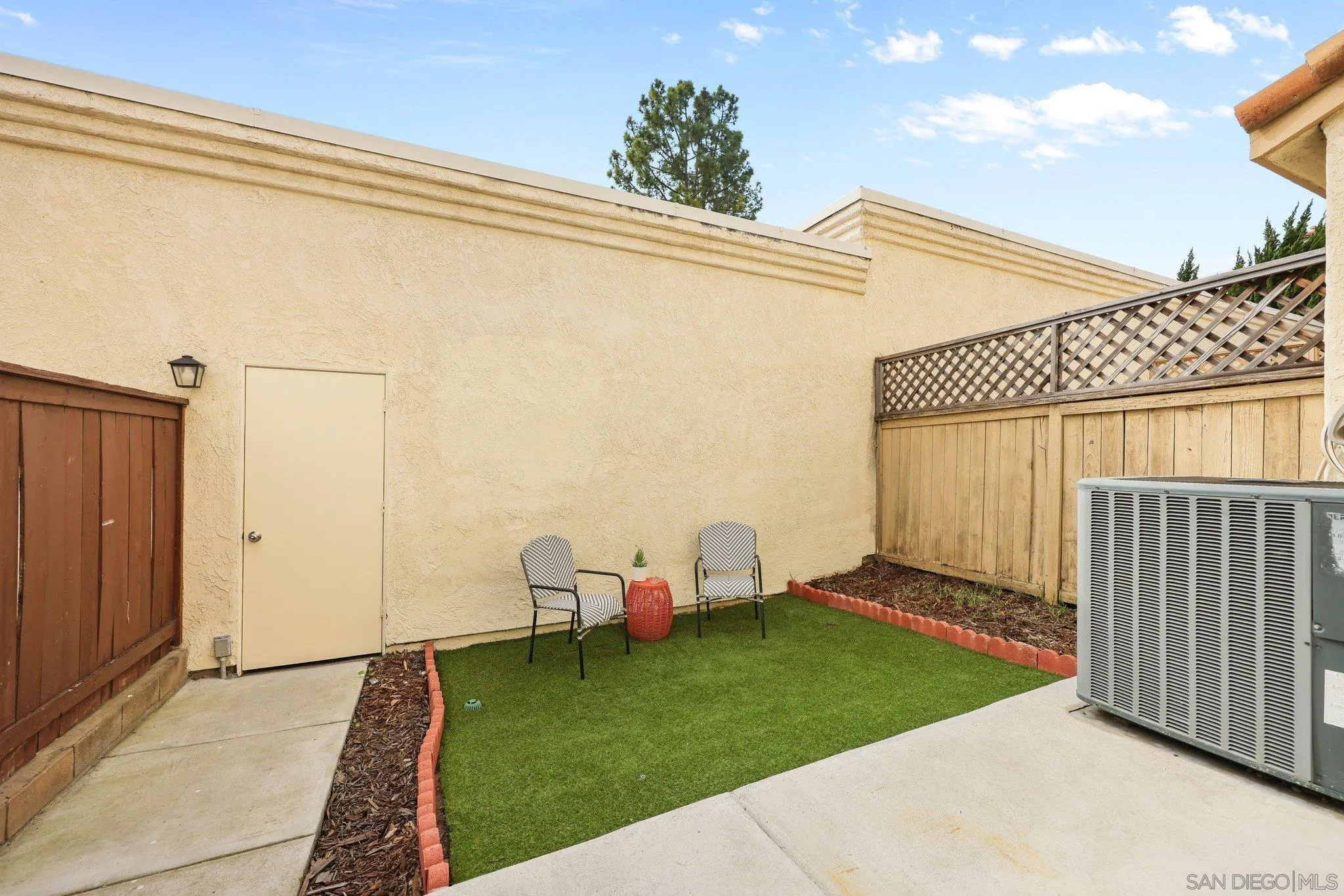 https://cdn.realtyfeed.com/cdn/127/260001871/52e1e0e77299f7be32f85535a650ef10.webp
