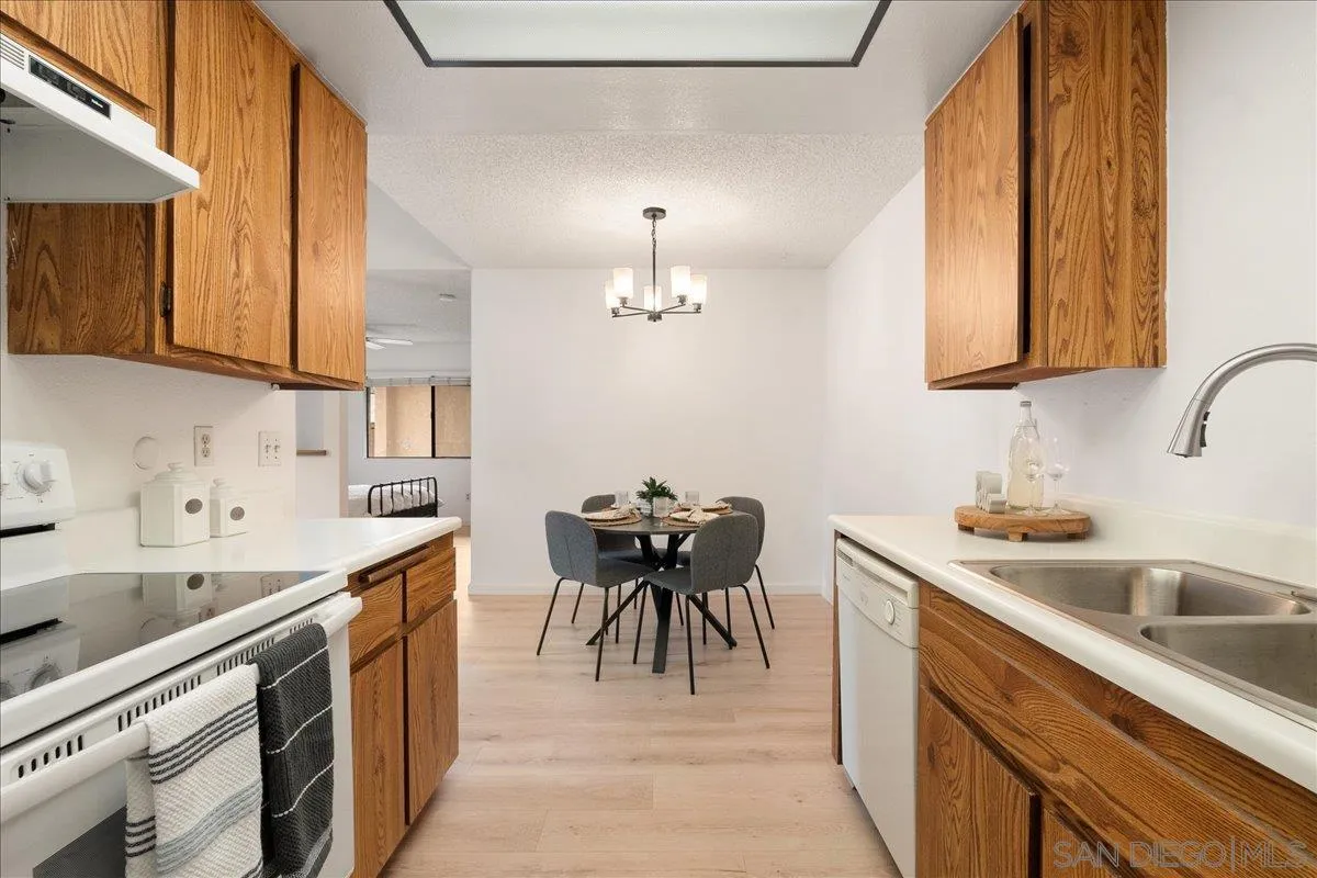 10296 Black Mountain Rd UNIT 220, San Diego, CA, 92126