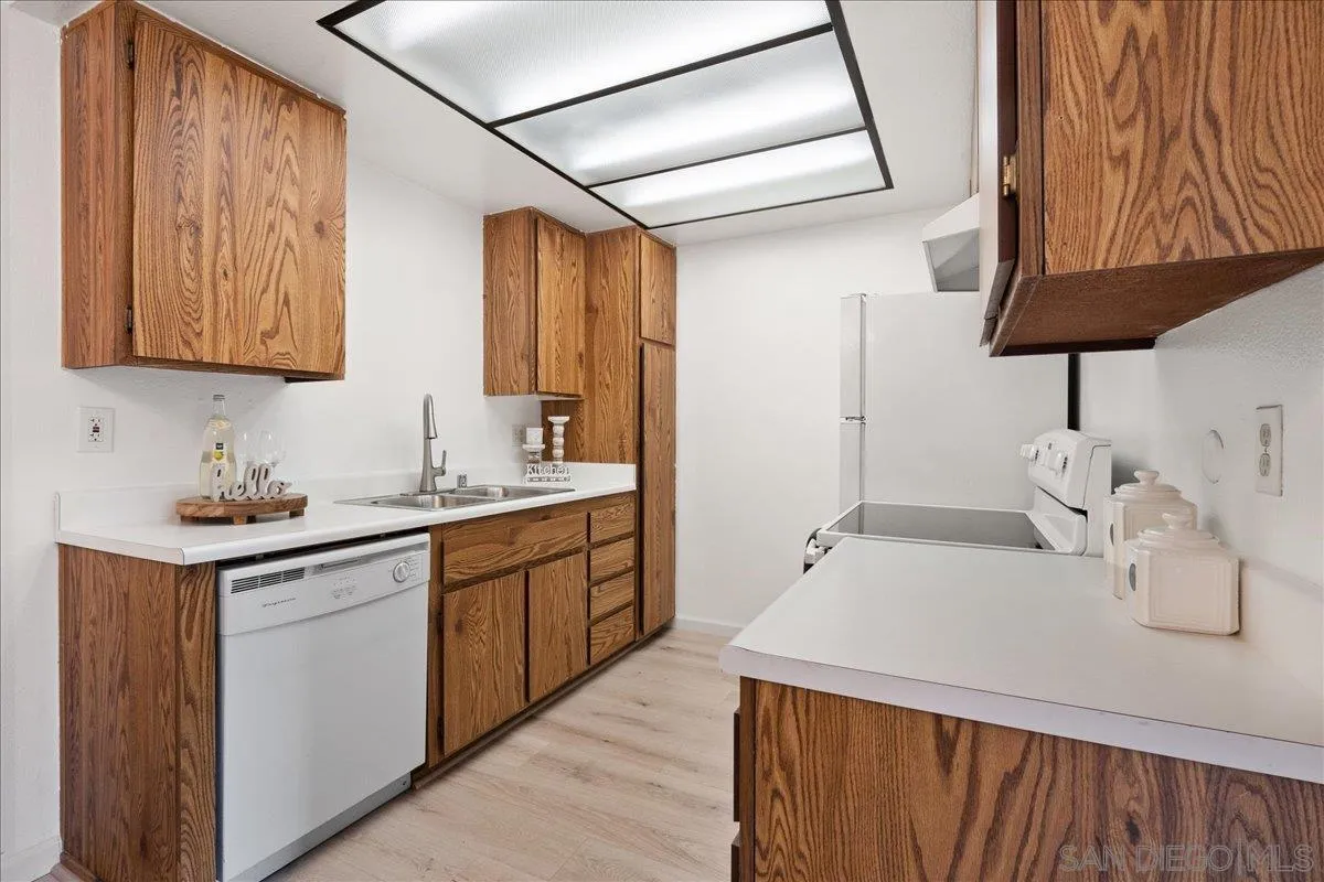 10296 Black Mountain Rd UNIT 220, San Diego, CA, 92126