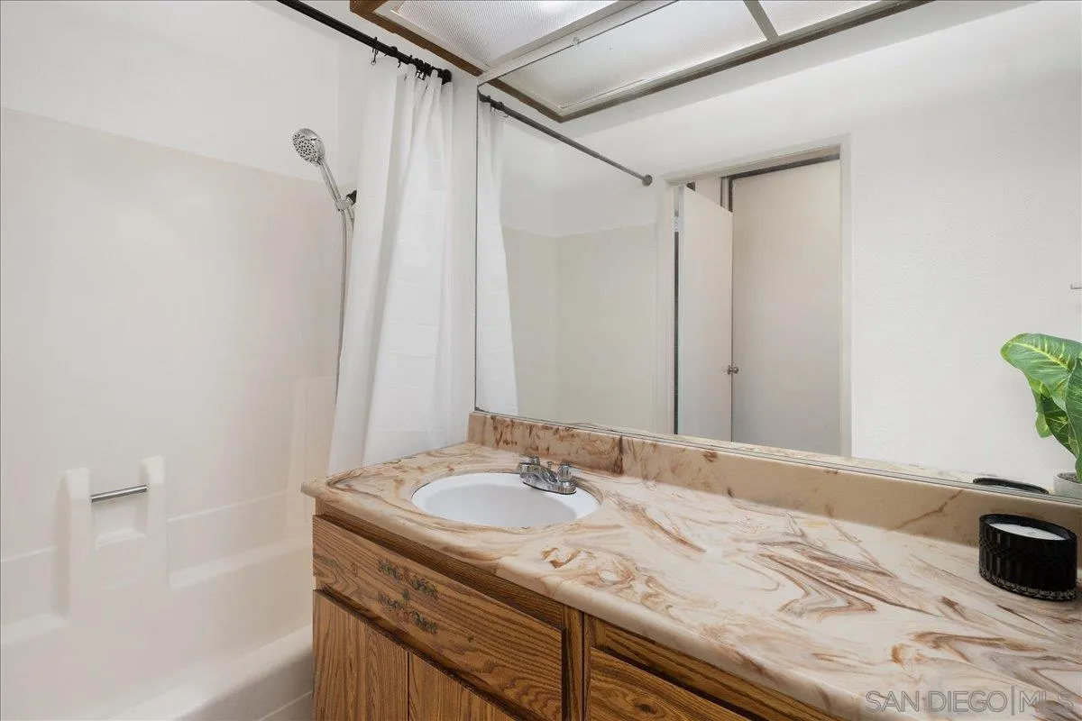 10296 Black Mountain Rd UNIT 220, San Diego, CA, 92126