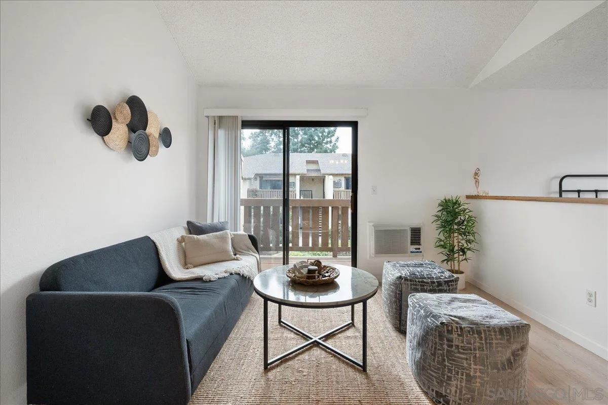 10296 Black Mountain Rd UNIT 220, San Diego, CA, 92126