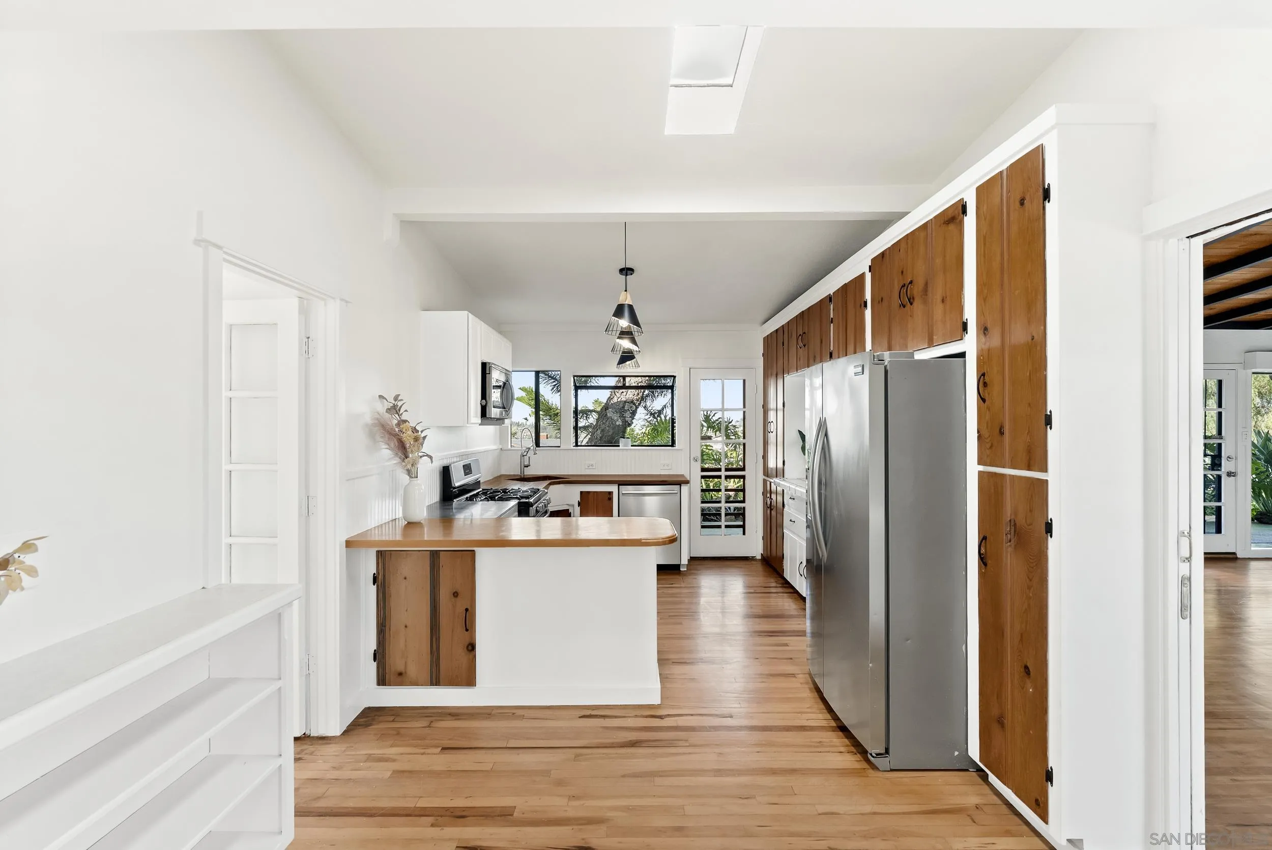 https://cdn.realtyfeed.com/cdn/127/260001877/1e221562863b21da546c702e05597410.webp