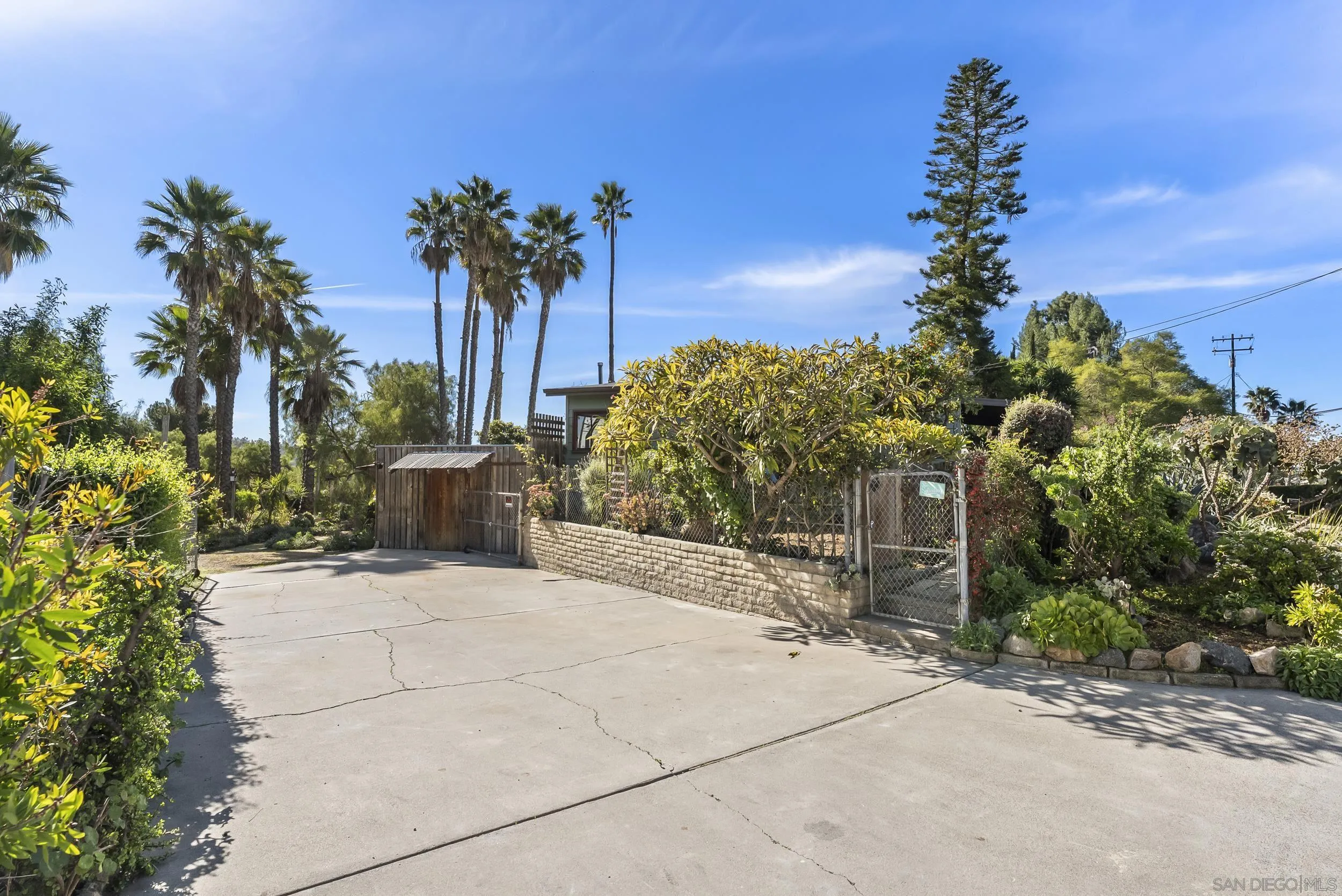 https://cdn.realtyfeed.com/cdn/127/260001877/7804699b6a7ae21e2f366a269933b991.webp