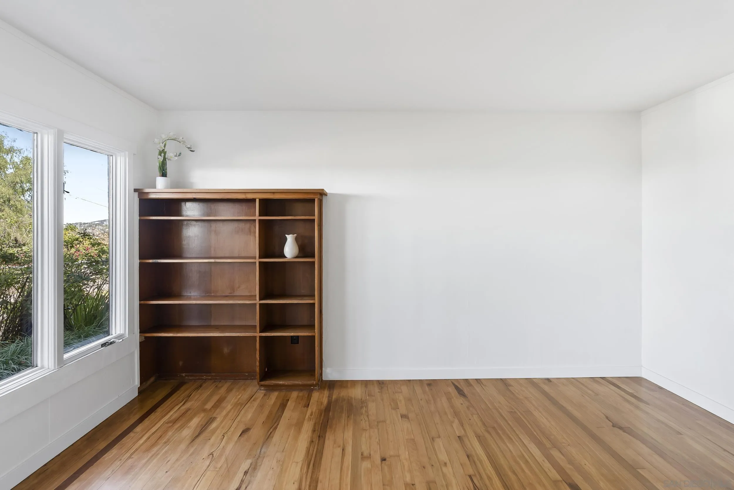 https://cdn.realtyfeed.com/cdn/127/260001877/c62a699ba933f9a8911253fc2c011589.webp