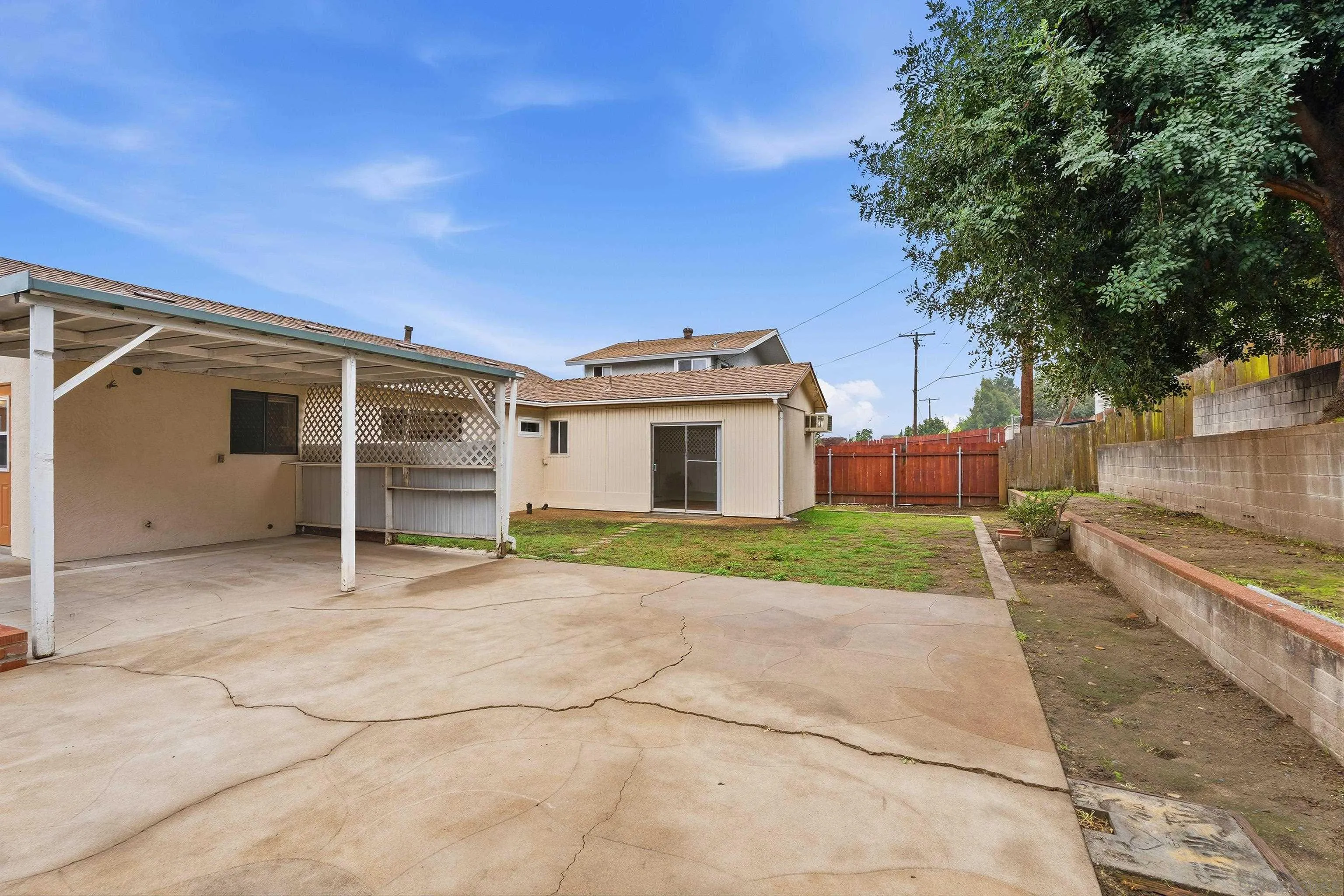 https://cdn.realtyfeed.com/cdn/127/260001880/032d8f837c0b0e55af06eaf27577e9a3.webp
