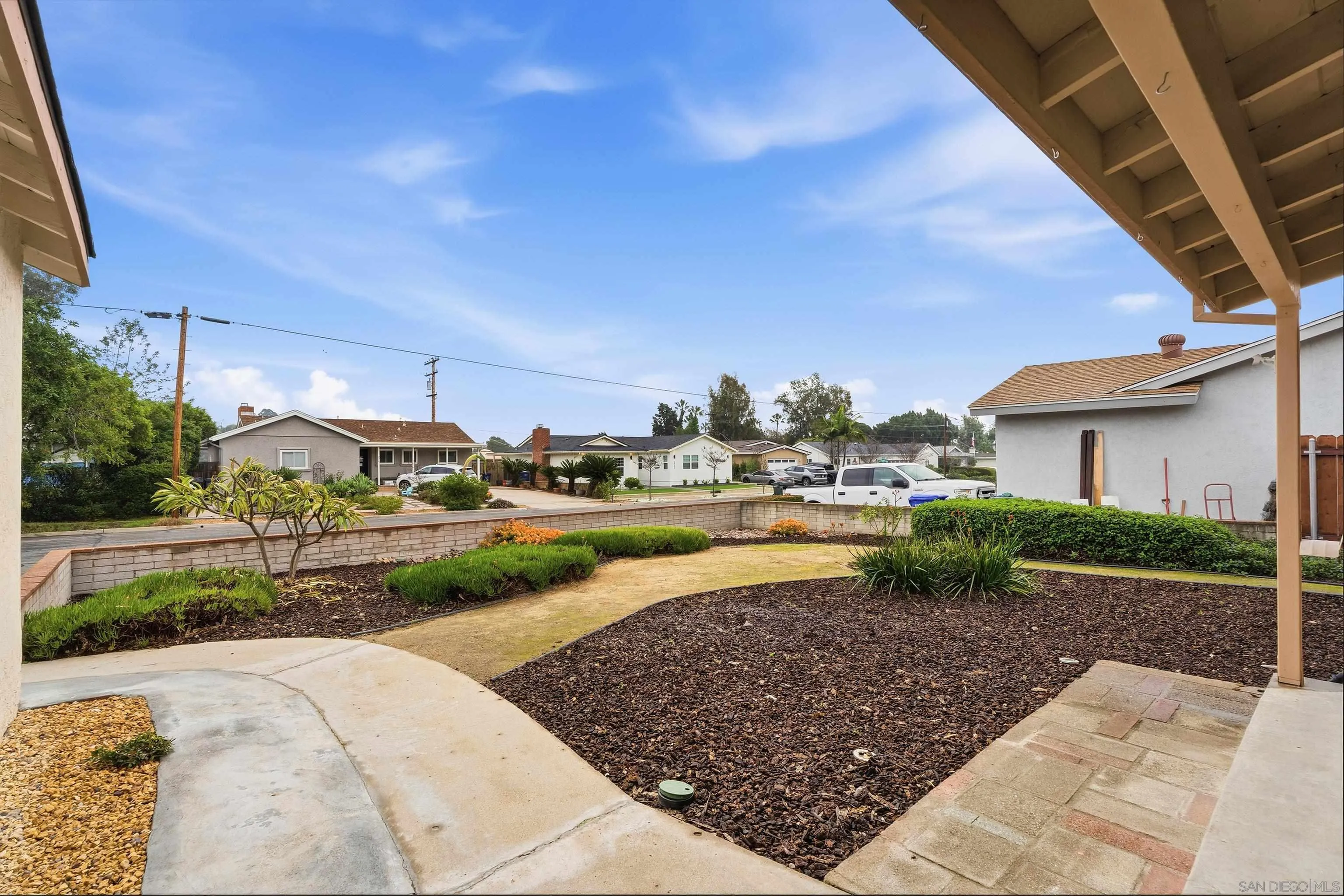https://cdn.realtyfeed.com/cdn/127/260001880/070efbd6c38482cced54098dd2d2ff81.webp
