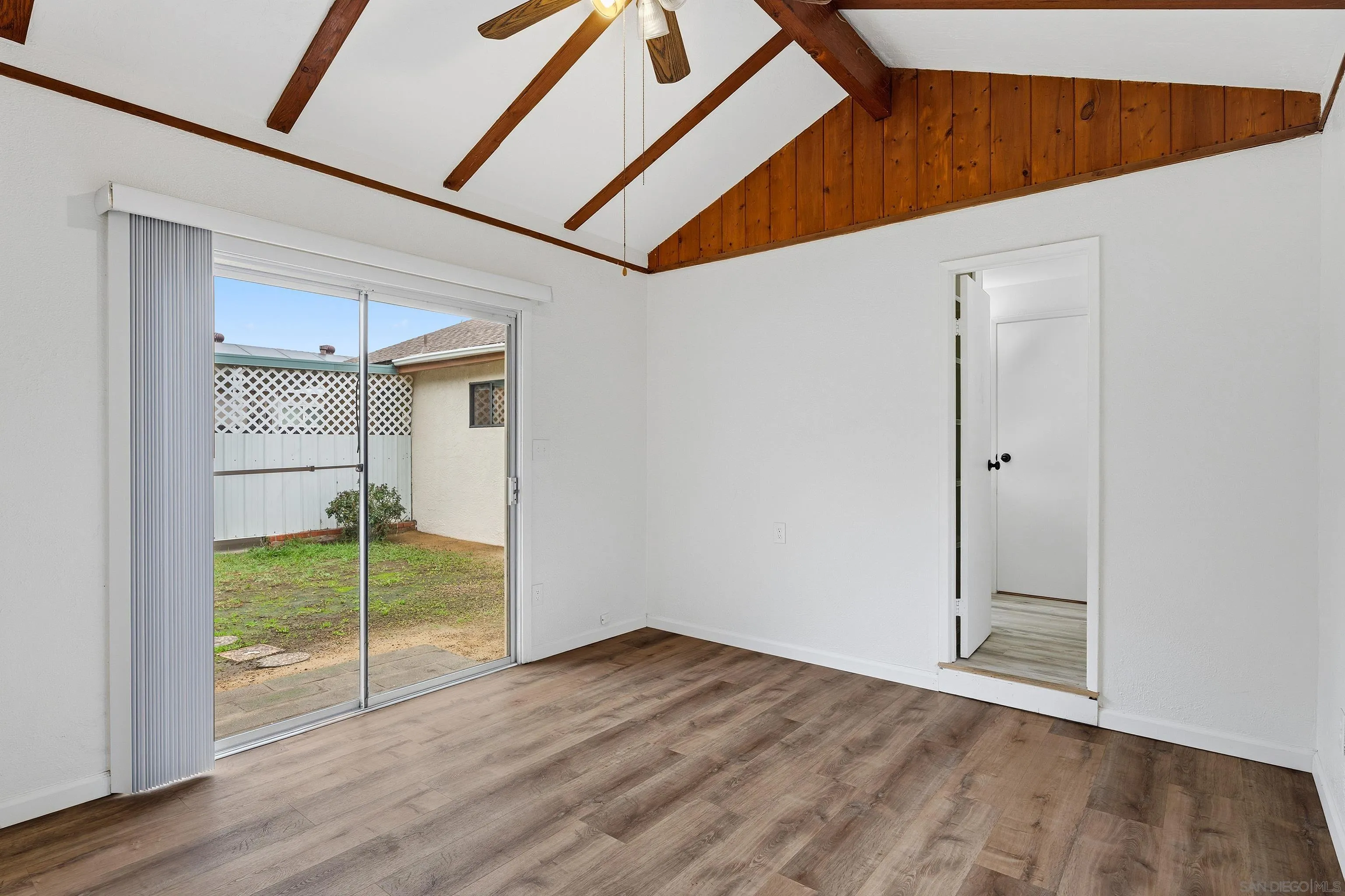https://cdn.realtyfeed.com/cdn/127/260001880/85dfa130b2ebccdadd59eb97868ccdba.webp