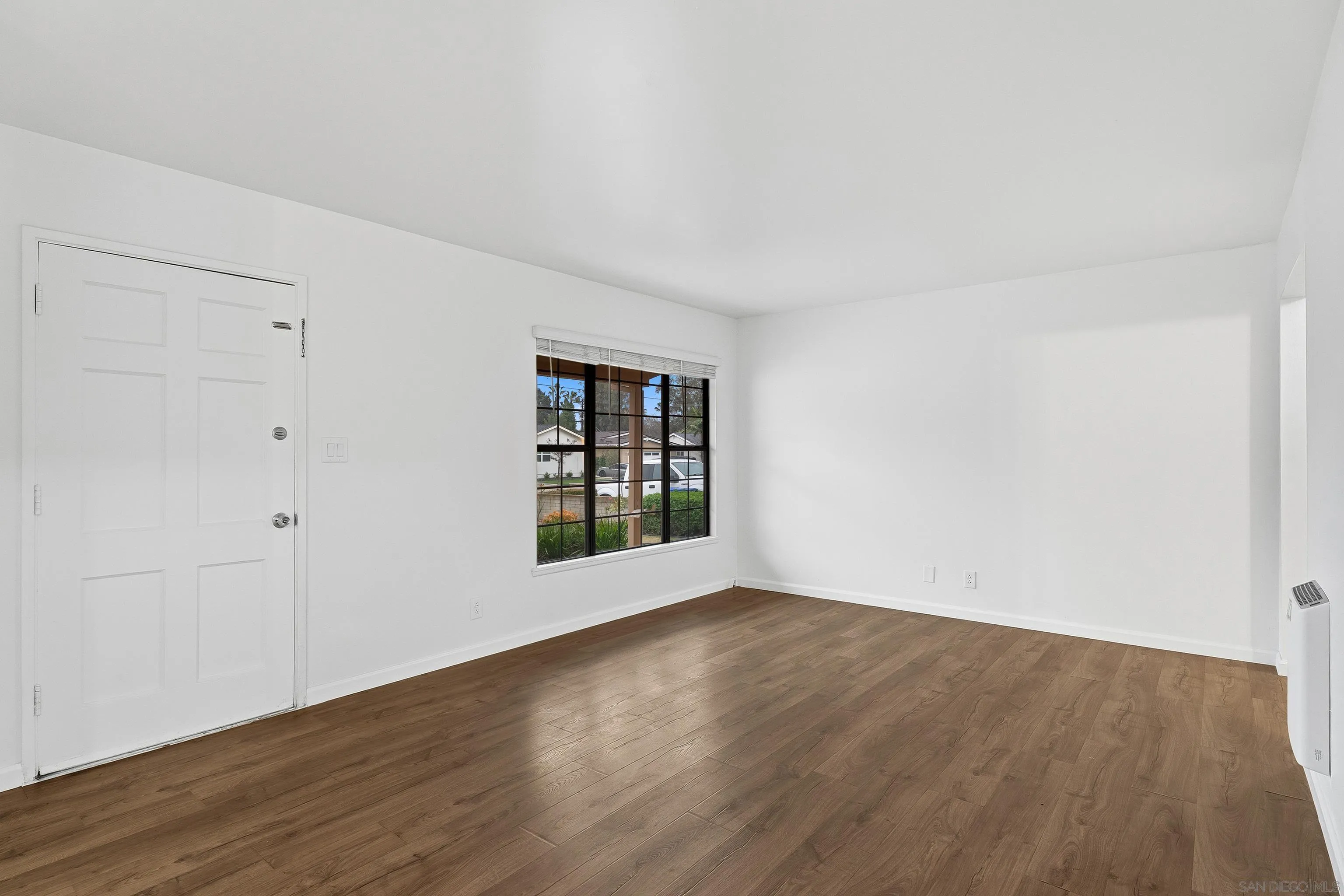 https://cdn.realtyfeed.com/cdn/127/260001880/a24b8247a3da0766ff76417dccf87381.webp